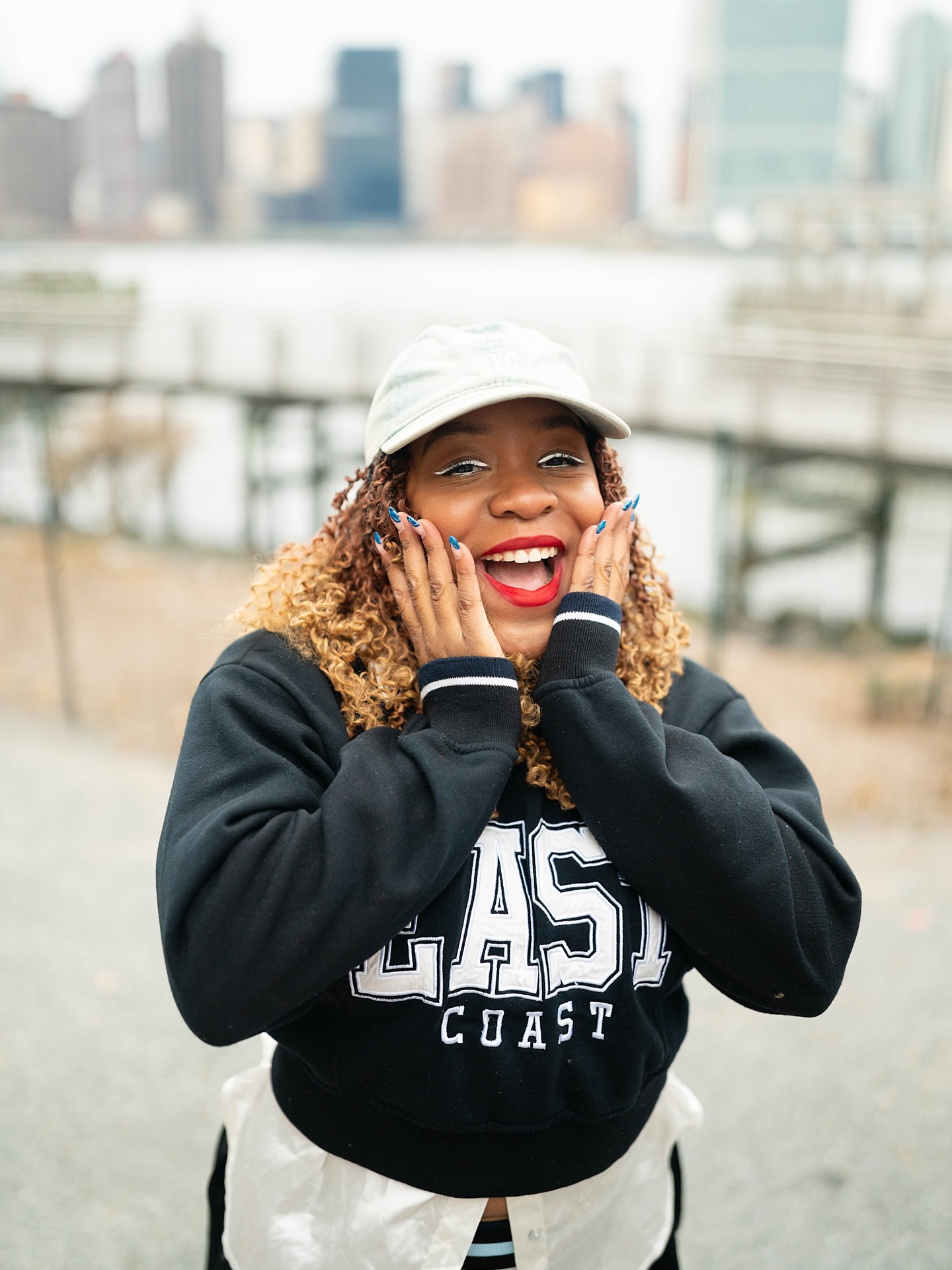 Happy Fridayyy 💫
I can’t believe this was the first full week of 2026… girlfriend, I’m tired 😭
Still recalibrating after the break and easing back into routine please tell me I’m not alone 👀.
This season I’m choosing to move softer, not smaller and be intentional about what I’m planting early on 🌱
I just dropped a new blog post talking all about it growth, softness, and trusting the process. Link in my bio 🤍
Sending everyone love and good energy going into the weekend ✨
I’m finally getting back to dance after a long work week (much needed, chile 💃🏽).
What are the vibes for y’all this weekend?
PC: @m76photo
#HappyFriday #WeekendVibes #SoftReset #NewYearEnergy #NYCCreator