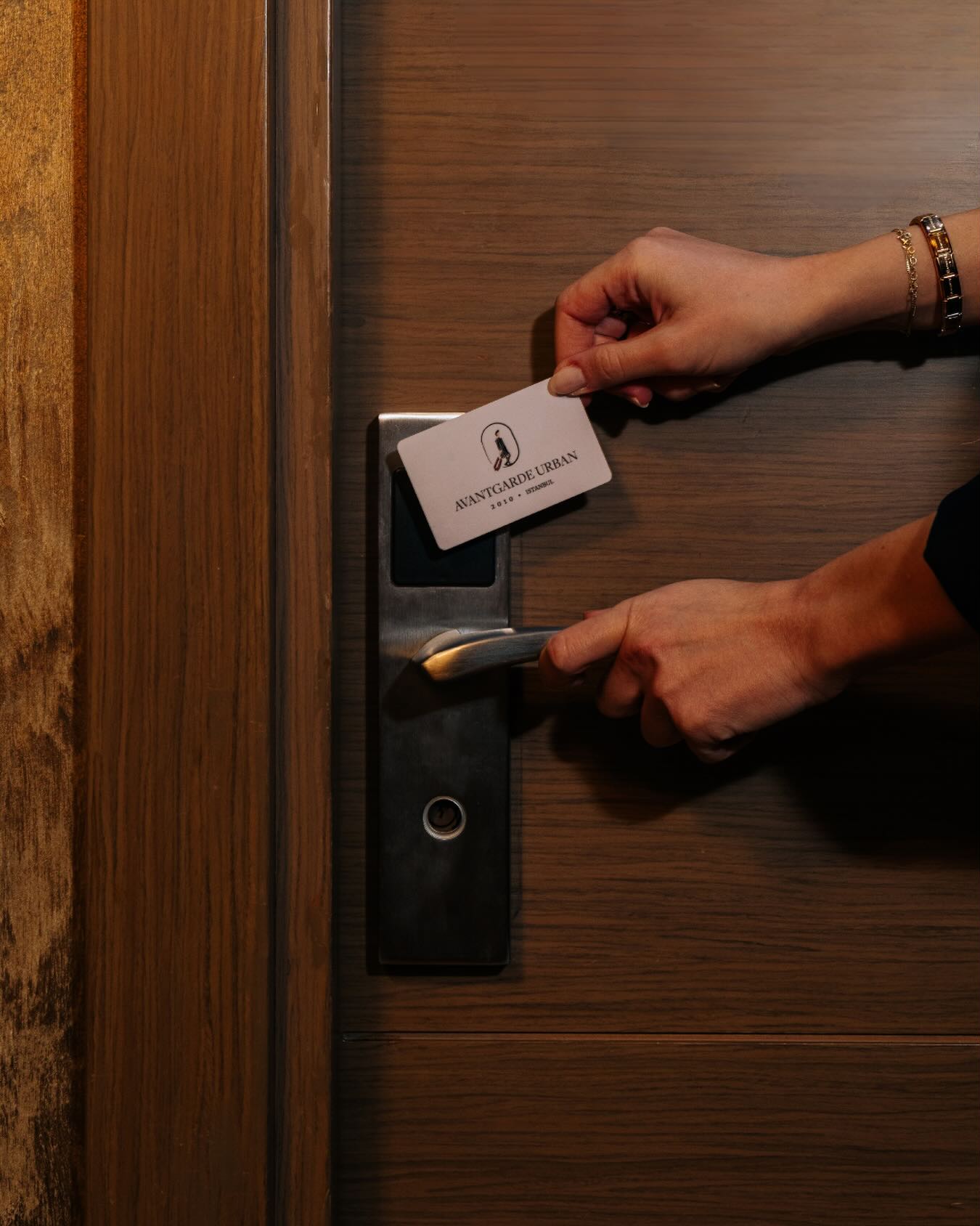 The moment of arrival sets the tone.
At the threshold of the city, time softens, inviting you to slow down and move at your own pace.
From here, Istanbul unfolds not as a destination, but as a lived experience, shaped by rhythm, proximity and presence.
#avantgardeurban #istanbul