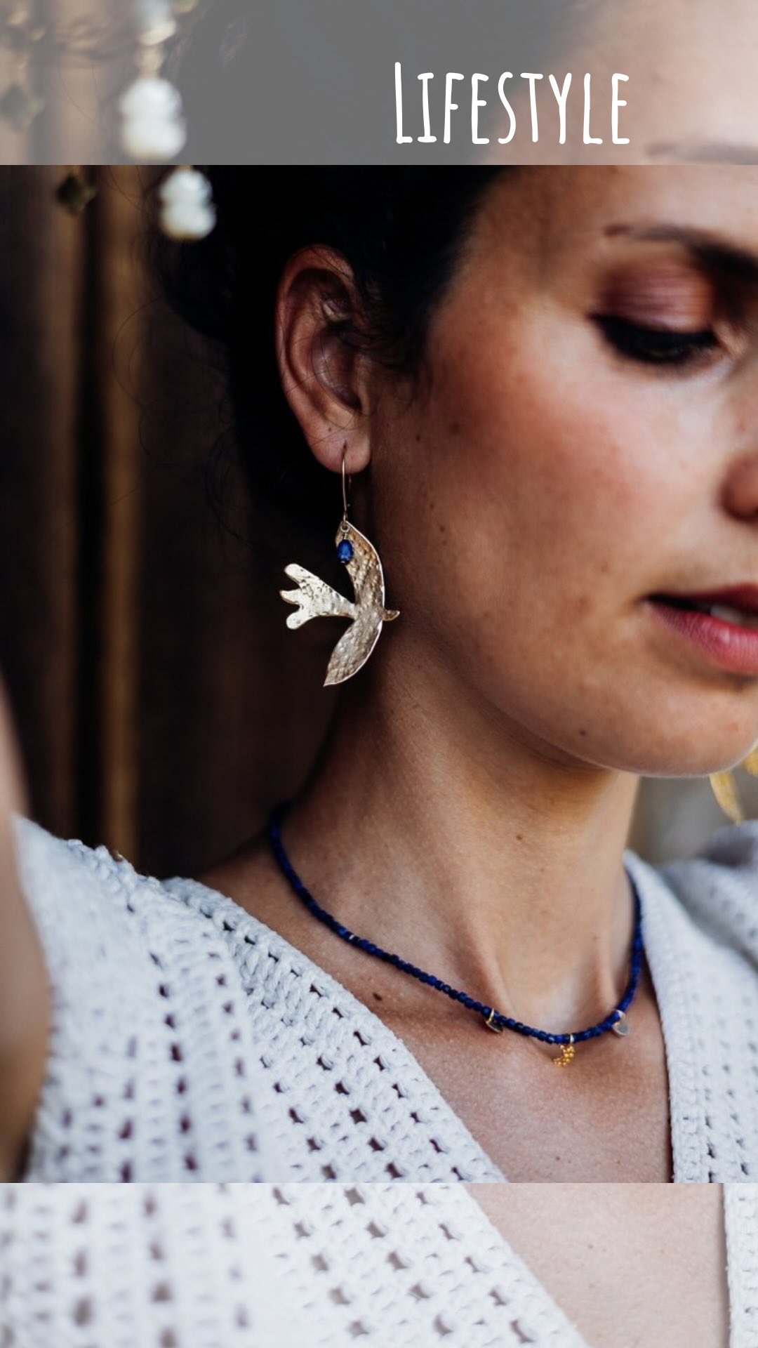 ⭐️ Juste une intention, pas de grandes résolutions !
Pour moi 2026 commence par une intention. Et toi quelle est ton intention, ton énergie de ce début d’année? Prendre quelques minutes pour se connecter à soi…
De mon côté, ce début d’année commence avec un chamboulement.
Alors je n’ai pas envie de décider, ni de promettre.
Juste d’écouter.
2026 ressemble à un virage à prendre doucement,
avec bienveillance,
sans forcer.
Dans ces moments-là, je m’accroche à ce qui m’ancre.
Un bijou choisi selon l’énergie du jour,
l’état d’esprit du moment,
l’intention que j’ai envie de nourrir.
Un contact sur la peau comme un rappel silencieux.
Un lien entre ce que je ressens
et la façon dont j’avance.
Pas pour changer qui je suis.
Mais pour m’accompagner, là où j’en suis.
✨ Et toi,
qu’est-ce que tu as envie de soutenir en toi en 2026,
même au milieu des chamboulements ?
Dis-le-moi en commentaire 🤍
Un mot, une émotion, une intention ❤️
Photo @emiliemaphoto
Modèle @marinebories
#artisane
#artisanatmoderne#bijoutiere#bijouxartisanaux#creationuniquebijouxoriginaux