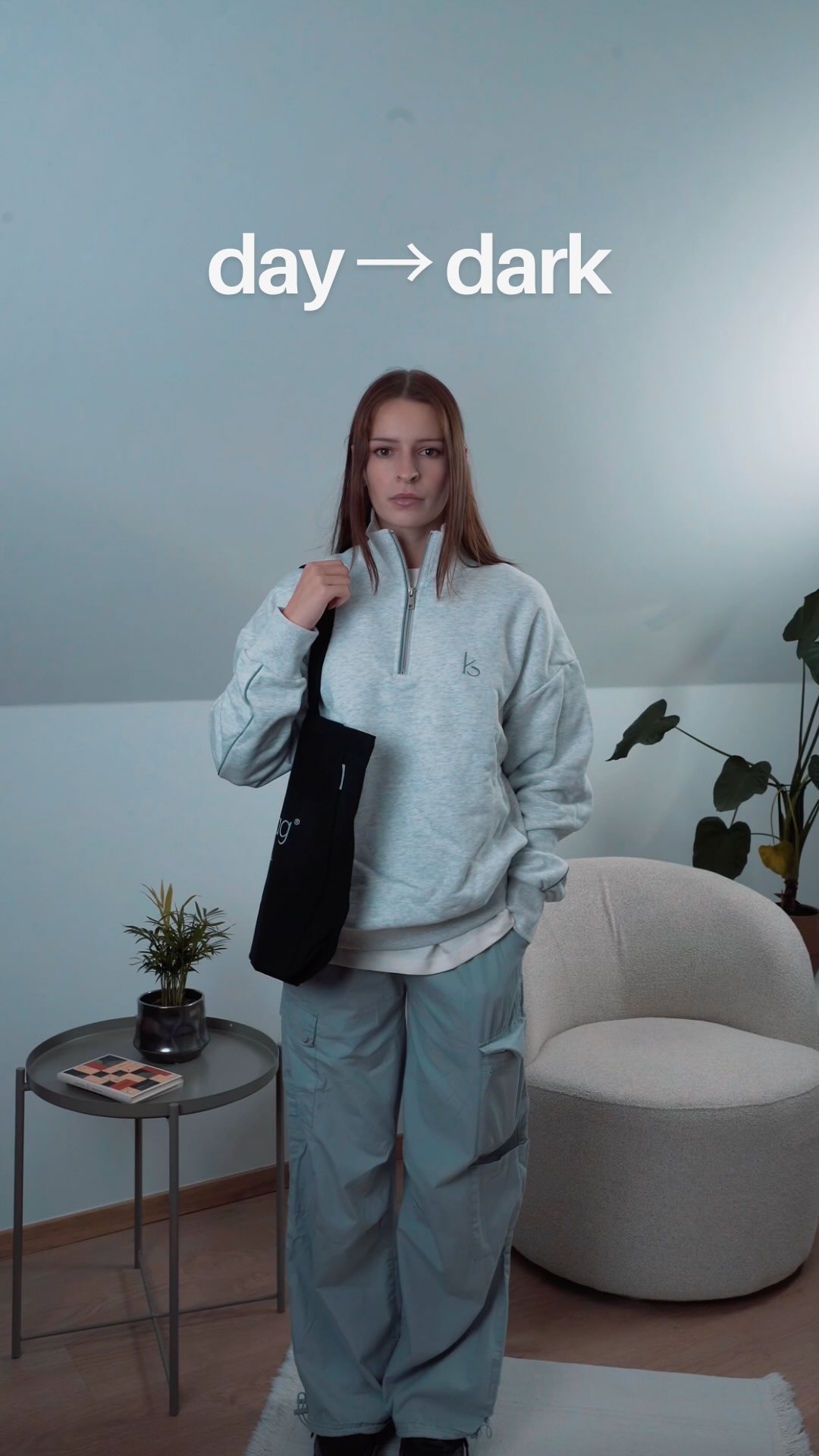 Clean by day, smart by dark. Soms zie je pas in het donker hoe slim een basic kan zijn. 😅
*Model draagt maat M voor een extra comfy fit*
#reflectyourstyle #thelabel #reflective #casual #basic #fashion #reflecterend #belgian