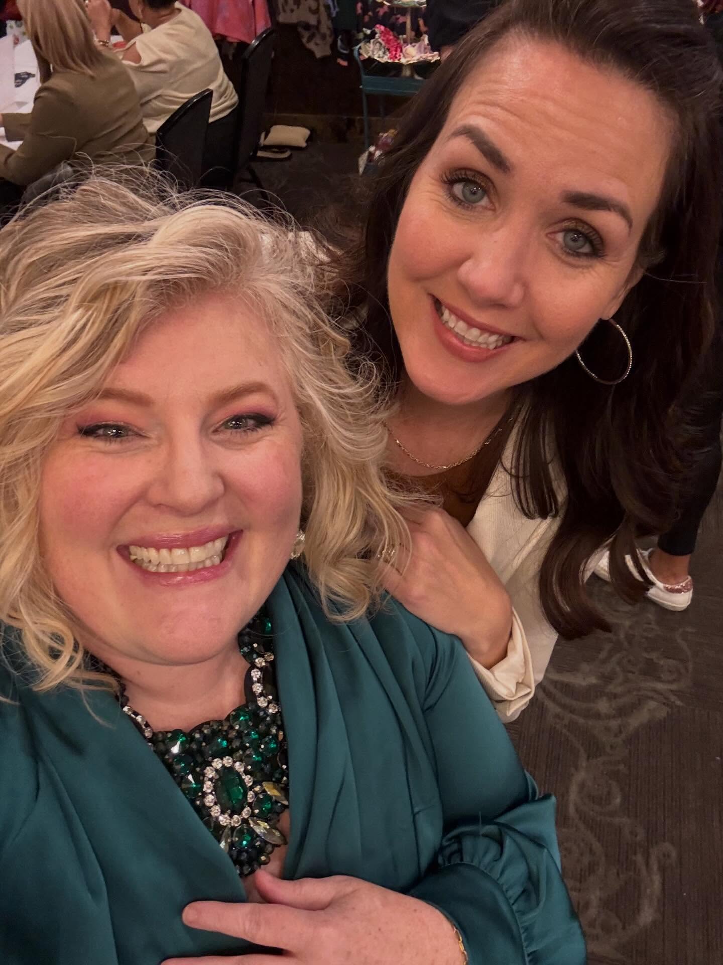 I’m a little late on posting LBBPublishing and Women in Business Network photos.
We had an amazing time, surrounded by so many amazing women.
#llbpublishing #womeninbusiness #network #celebration #