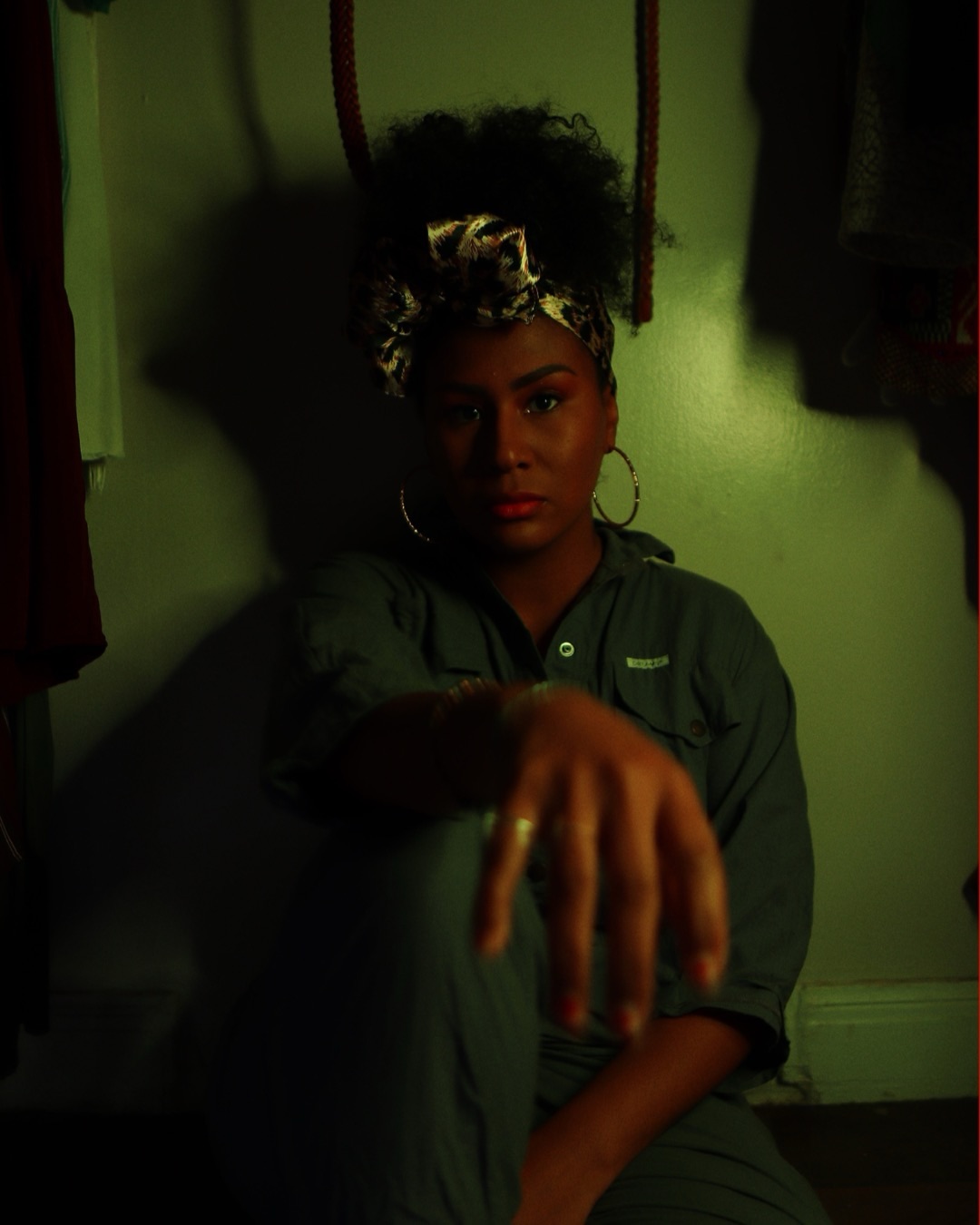 Itās crazy how one cheap ring light can transform a picture. Peace out STRANGER THINGS!
#strangerthings #strangerthingsphotoshoot #rightsideup #eleven #northtexasphotographer