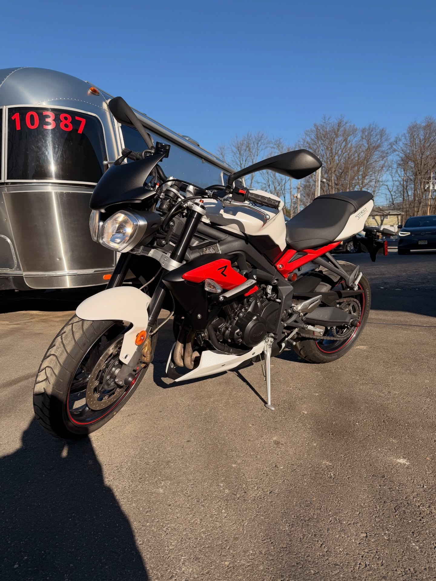 It’s never too late, or too early to get protected!
-
Triumph Street Triple 675R in for a 1 step polish plus a 5 year coating!
-
Ease of maintenance, cleaner for longer, truly bringing the pearls to its full potential!
-
#autodetail #denvilledetail #detailersofig #triumph675r