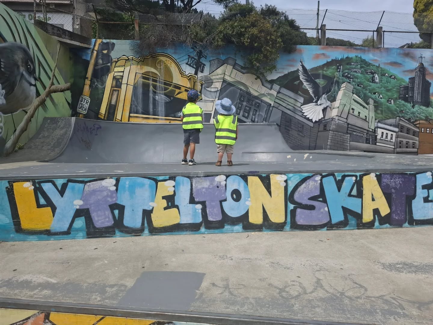 Checking out the epic art in our neighbourhood ✨️✨️