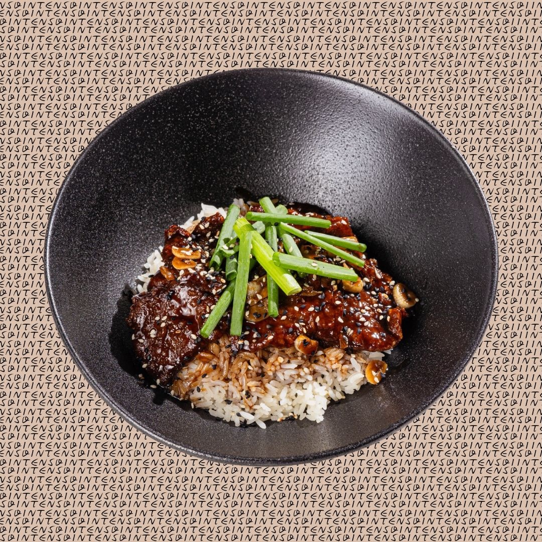 Texturas, sabores y colores que transportan🎋 Si buscas algo diferente aquí tenemos un menú que te sorprenderá.
☎️ Delivery-Take-out-Reservas: 809 222 9222
CRISPY MONGOLIAN BEEF | Filete de res crujiente al estilo mongolian con arroz y puerro.
#Kankanrd