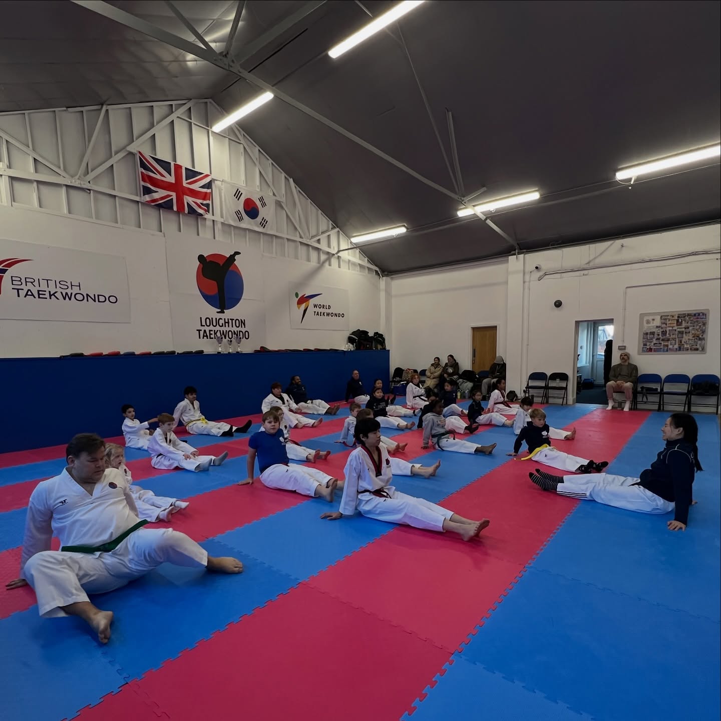 Well done everyone who came along to our surprise bonus classes today ☺️💪
Early start for a busy year ahead!
All classes back to normal from Monday 🤩
#happynewyear #taekwondo #martialarts #loughton