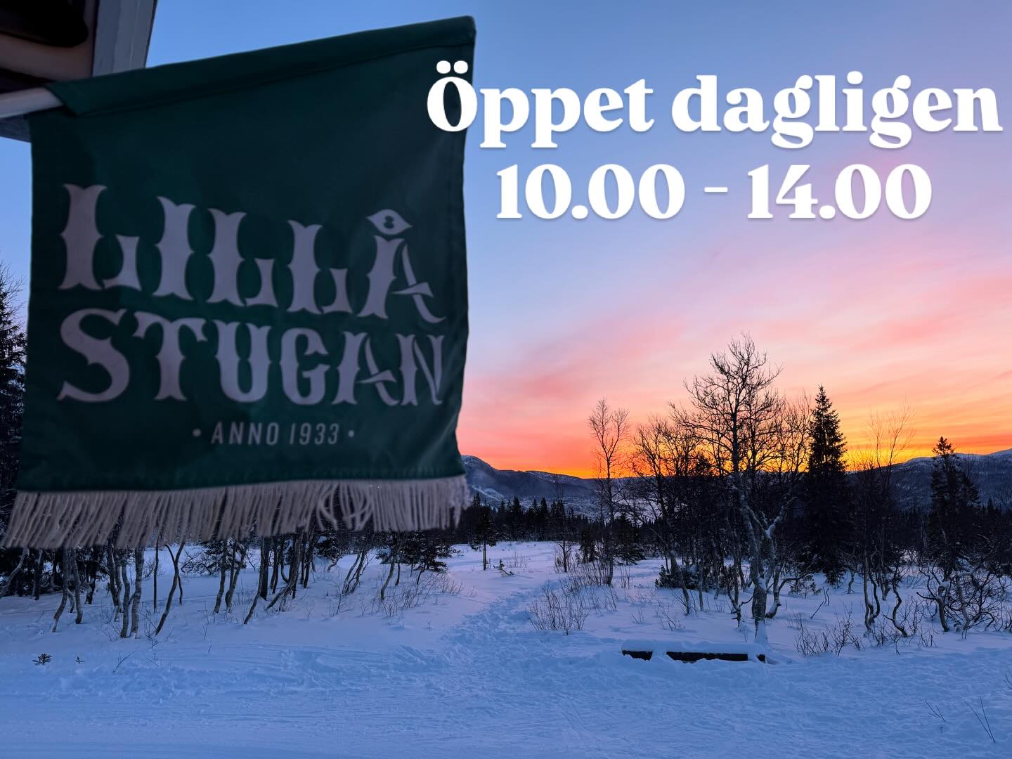 Vintern är här 💫❄️🙏
Kallt och vackert ute och varmt och mysigt i stugan.
Varmt välkommen 🧇☕️🔥
Dagligen kl. 10.00 - 14.00
(Sista beställning 14.00)