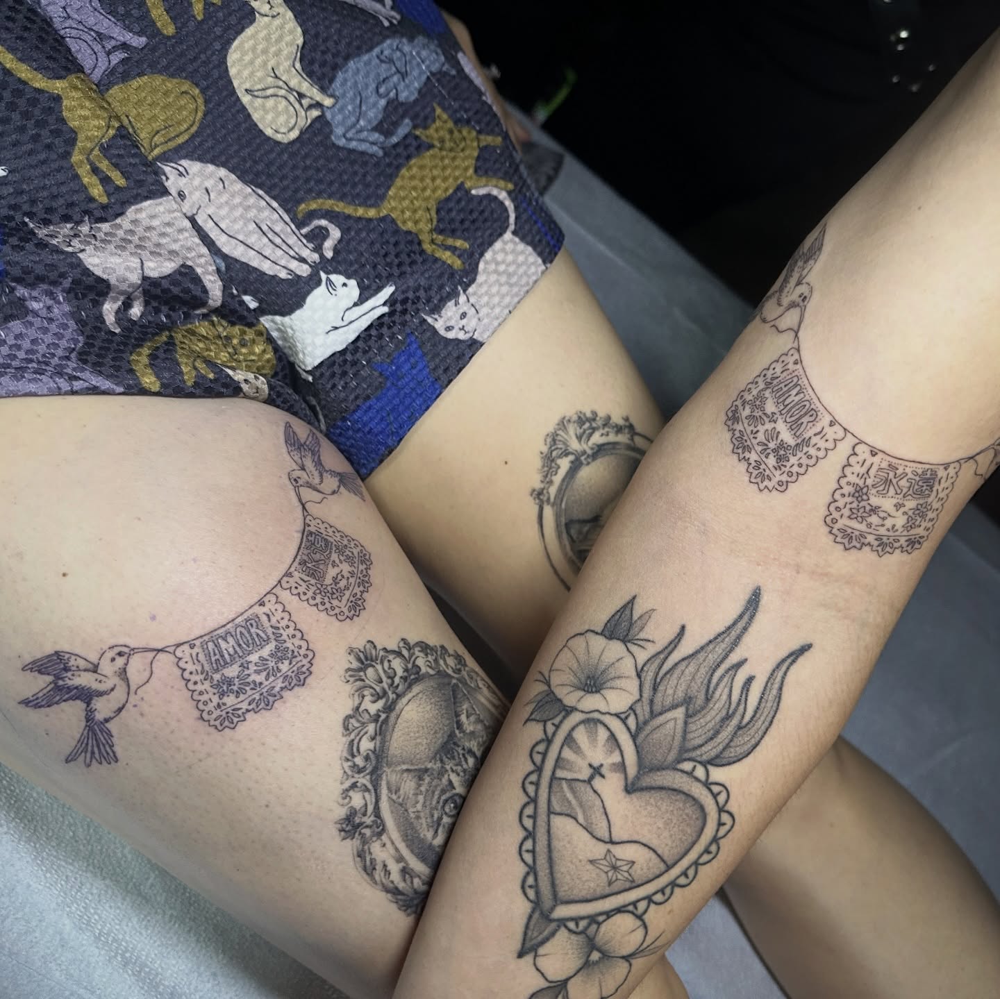 Super fine papel picado for a super fine pair of besties, including my @freshcosmeticsstudio homegirl @smk.beauty112 🇲🇽🇯🇵❣️✨ it was an honor!!
Made at @electricavetattoo.atx
Email or submit a form to book through the link in my bio! I’ll be booking end of Jan and on. Time to get to requests, thanks for looking ❣️
#atx#atxtattoo#finelinetattoo#singleneedletattoo#electeicavetattoo