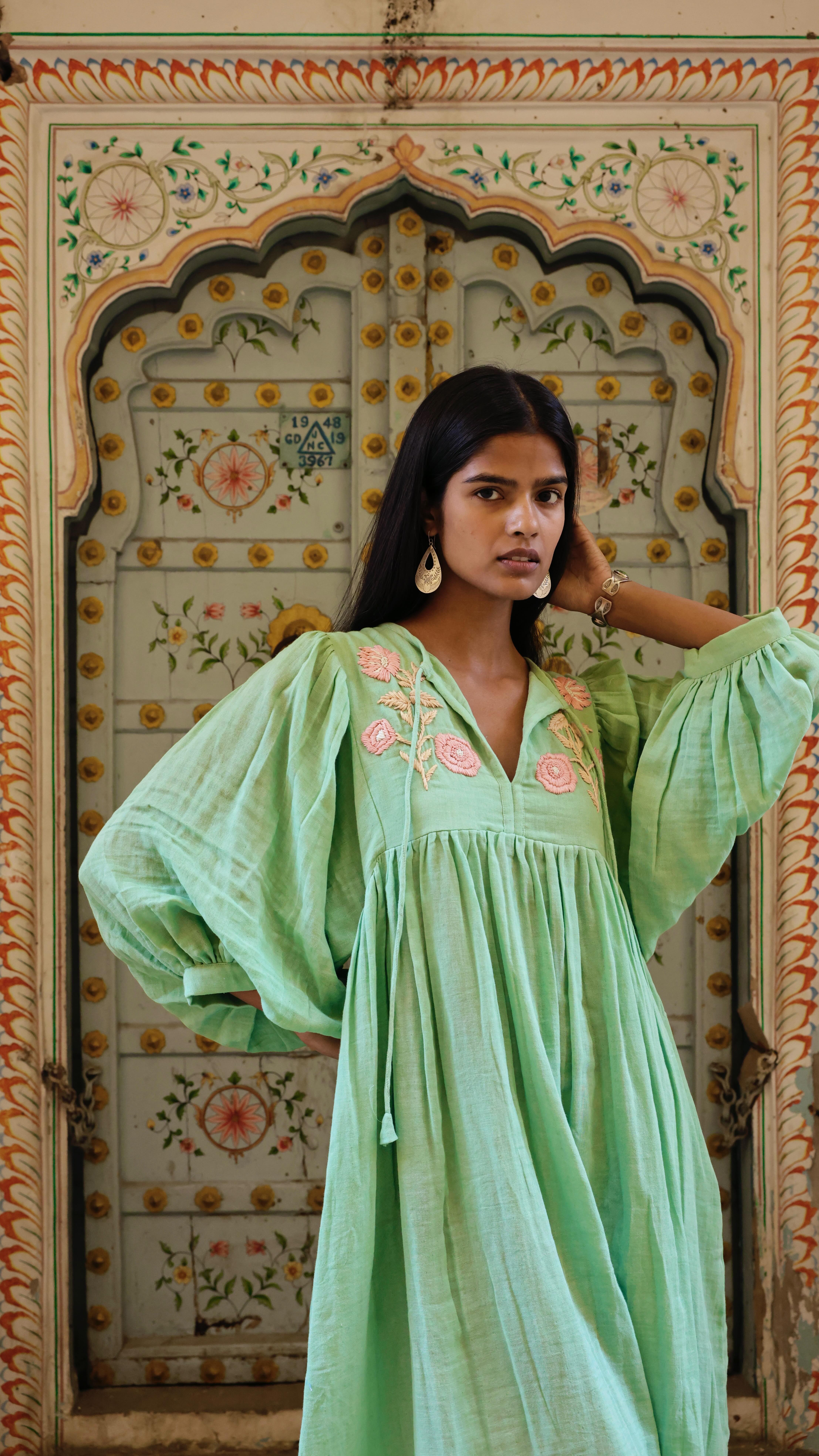 Behind the scenes creating our AYANA in SEAFOAM… the prettiest Summer shade 🤍
.
.
.
.
.
.
.
.
.
#ethicalfashion #slowfashion #sustainablefashion #traveldress #summerdress