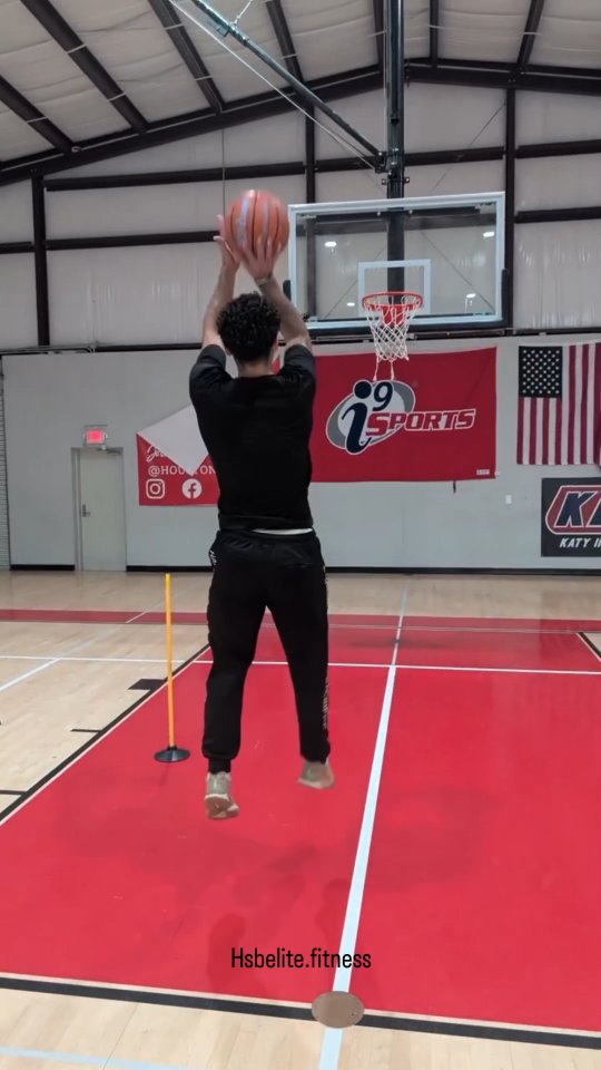 We don’t train for highlights — we train for RESULTS.
Strong body. Sharp mind. Elite work ethic.
#basketballtraining🏀 #basketballtrainer #basketballcoaching #trainbasketball