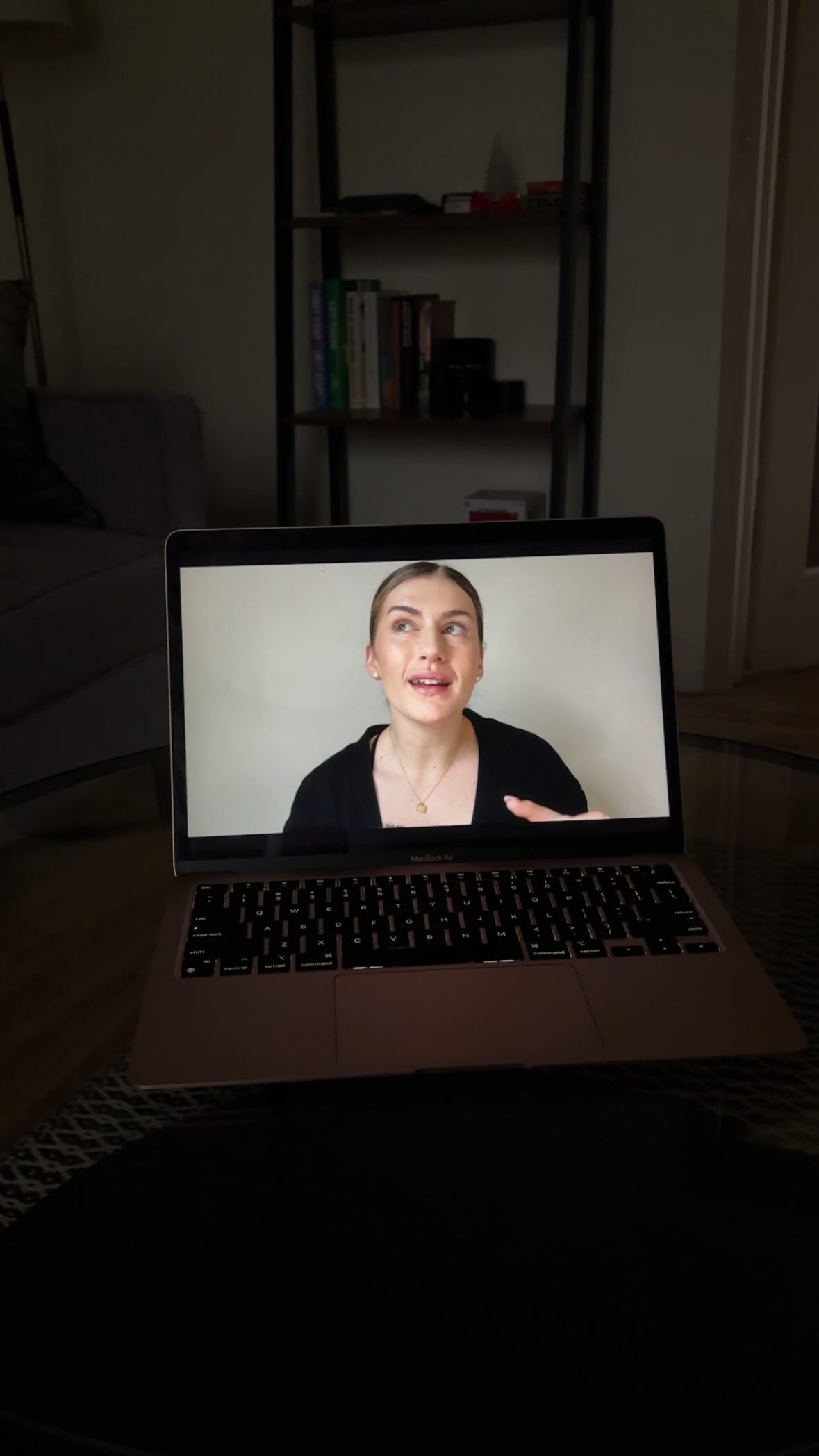 Unpacking branding, marketing, advertising guidelines + so much more!!! (Plus between you and I, you might find a cheeky podcast with some fabulous guests on there too ♡)
Coming to your screens in February ♡
YT: Clinic Communications