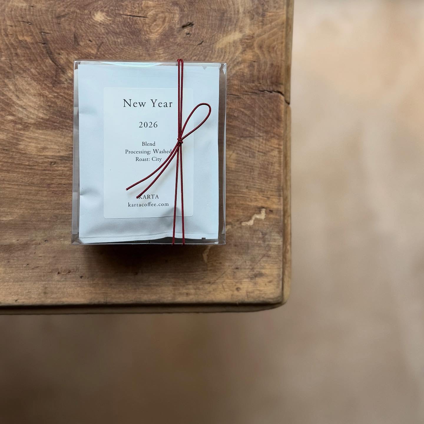 明けましておめでとうございます。
本年もどうぞよろしくお願い申し上げます。
本日より平常通り営業しております。
限定のブレンドは、今週くらいまでご用意できそうです。
よろしくお願いいたします。