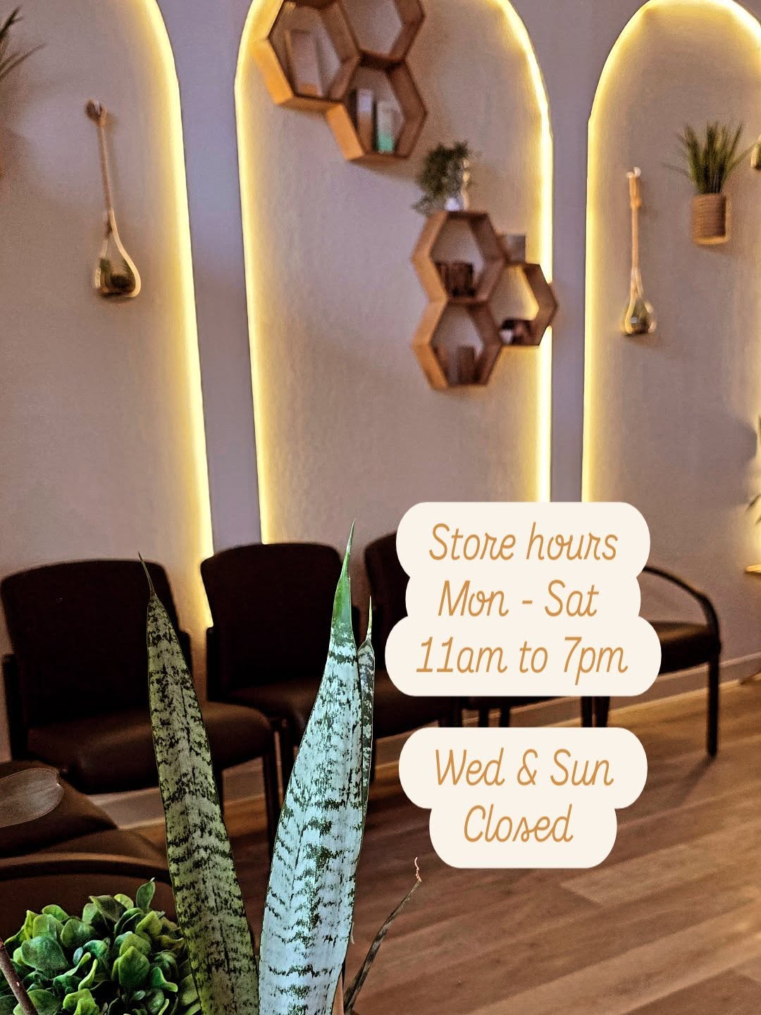 📣💖 New Store Hours, Same Vibe! 💖📣
⏰ Mon–Sat: 11AM–7PM
❌ Closed: Wed & Sun
Save this post & come get pampered ✨💆♀️