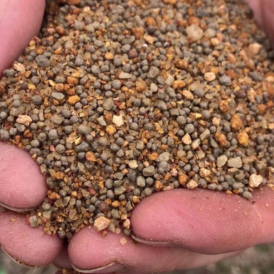 Better ingredients equal a better supplement. It’s not what deer will eat that is important. But rather what a deer can digest.
.
.
.
#letemgrow #builttoperform #takeyourdeertothenxtlevel #mineralmatters #rumen #boosttherumen
#offseasongains #nxtleveldeersupplements #qualityproducts #huntlife
