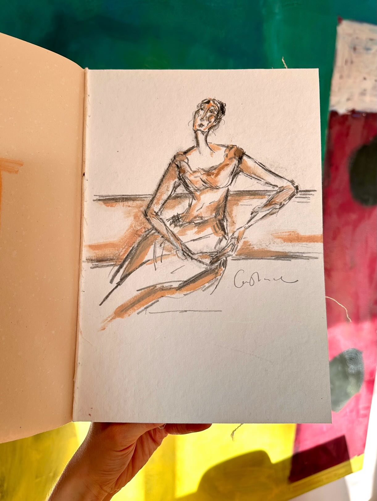 Exploring 🫧
.
#drawing #artist #portraitart #interiors