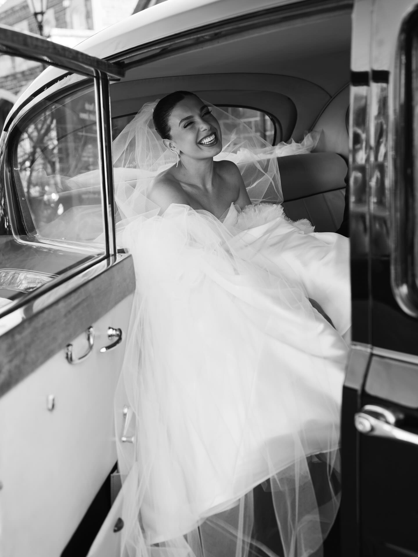 Chloe arriving in b&w 🖤🖤🖤
Captured for @louloumemphis