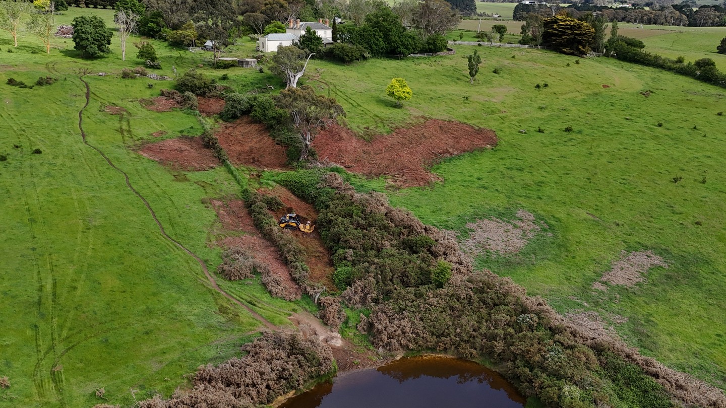 From the air, it’s obvious: gorse and blackberry creeps further than you think.
What starts as a corner patch soon becomes a paddock gone to waste; access is blocked, fire risk increases, and land value goes down. With the right tools and timing, we can get it back.
Contact Paul via messenger or the MVC website for a free quote.
.
.
.
.
.
#mountainviewcontracting #mvcontracting #earthworks #gisborne #macedonranges #ballarat #mitchellshire #creswick #daylesford #trentham #glenlyon #ashbourne #tylden #lyonville #hepburnshire #mtalexandershire #harcourt #castlemaine #maldon #woodend #lancefield
