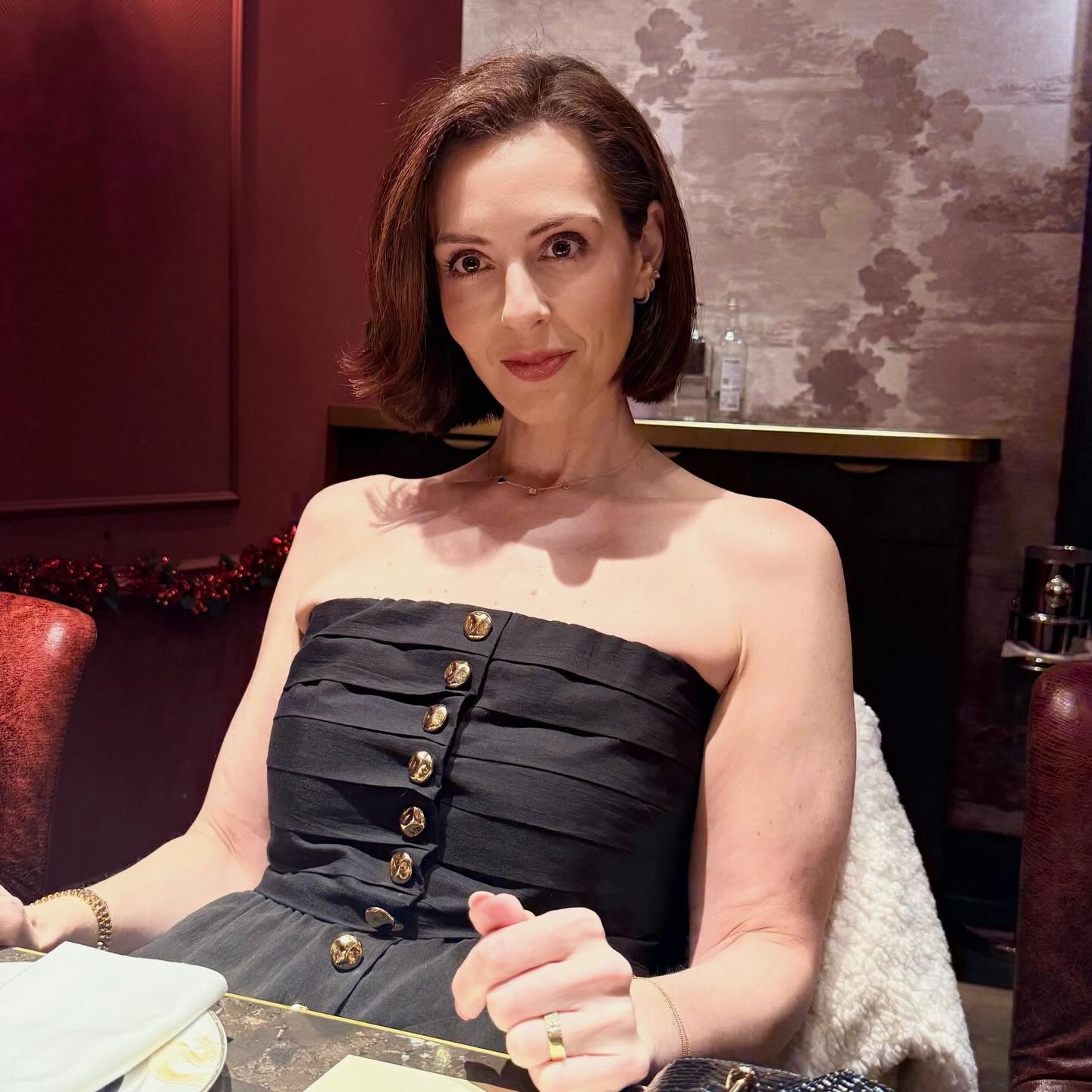 First hair picture of 2026 ✨
My bestie, absolutely owning her sexy, sharp signature bob, a little shorter than usual, and wow…
I still can’t believe she trusted me to go this short, but when you know, you know.
A soft side flick for the evening, effortless elegance always. Chic. Confident. Classy. Timeless. #THEWAYYOUWEARIT #TWYWI