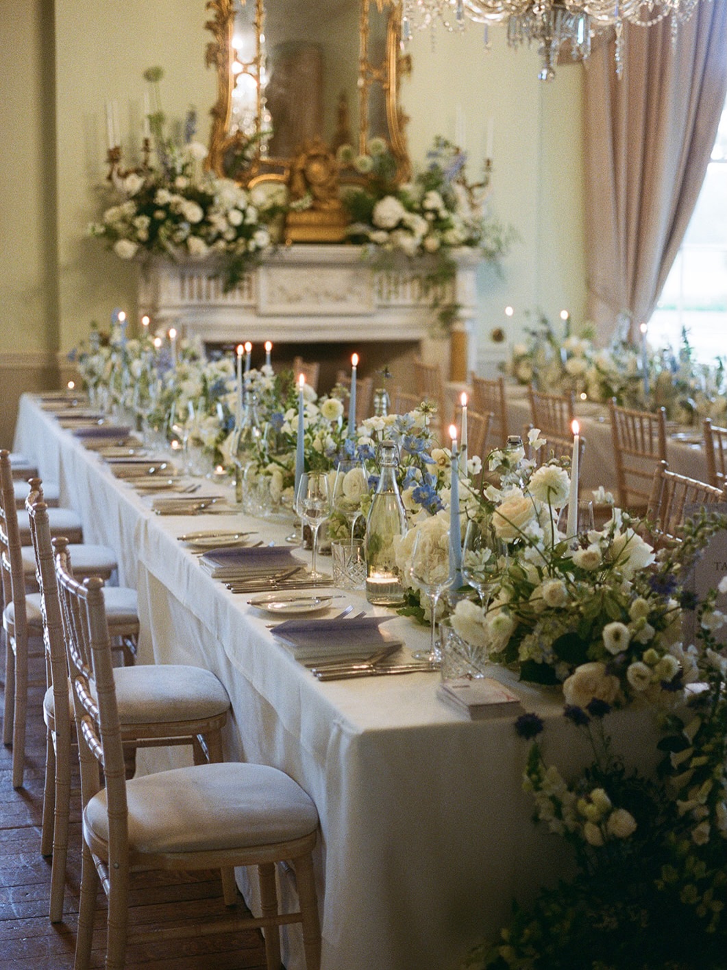 Effortless elegance at Prestwold Hall
Annabel & Andrew — so beautifully captured by @opperhillphotography
Venue: @prestwoldhall
Florals: @katyrosemayfloral
Dress: @suzanneneville from @frances_day_bridal
Shoes: @manoloblahnik
MUA: @makeupinthecotswolds
Hair stylist: @hannahblinkohairstylist
Cake: @lucyclairebakes
Candles: @esteranderik
Effortless elegance · Timeless florals · Refined tablescapes · Modern romantic · Prestwold Hall