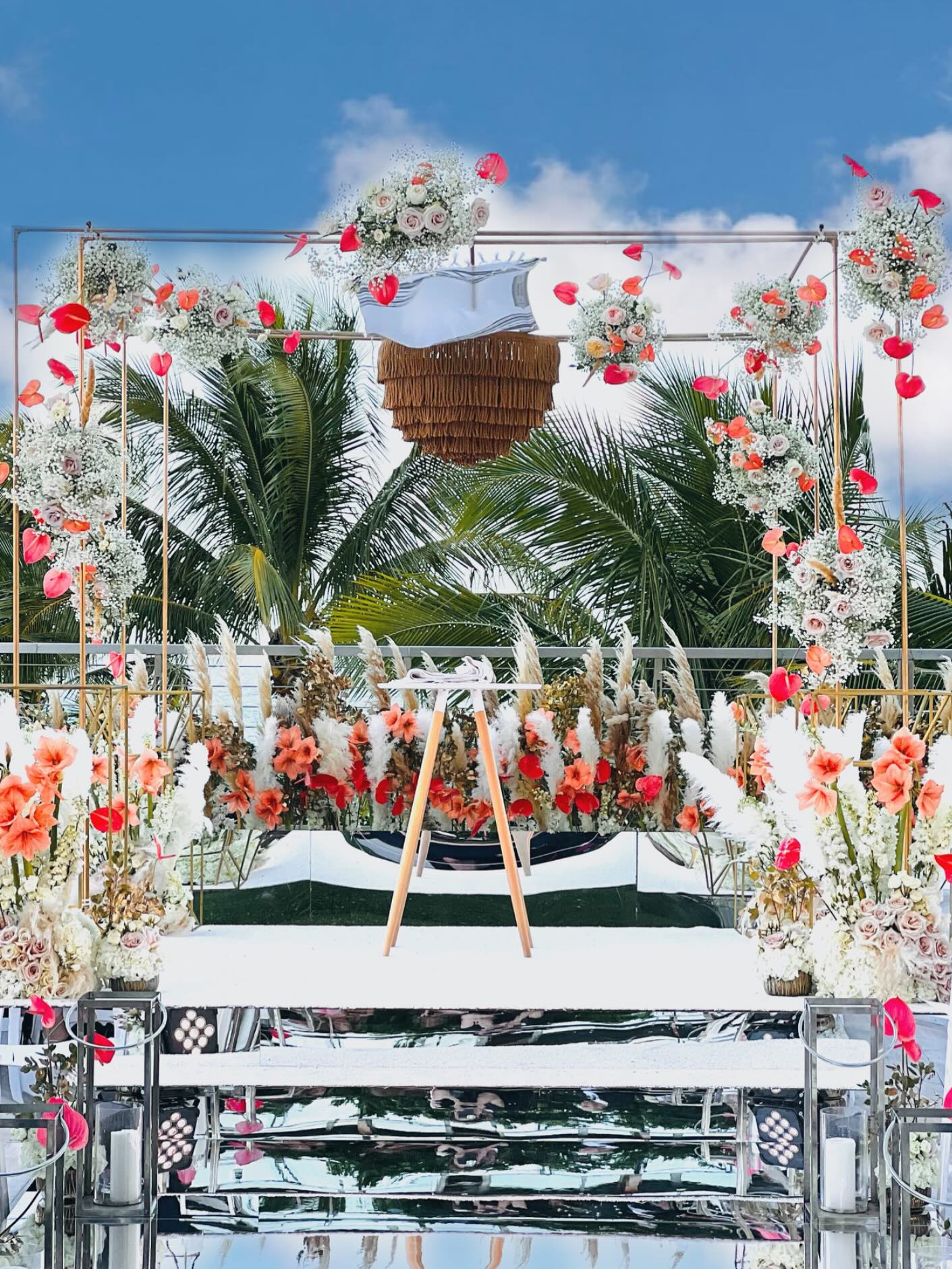 1.1.22 | Deanna & Michael - Reminiscing on a wedding designed with intention, joy, and tropical elegance šŗ
ā¢
ā¢
ā¢
ā¢Venue: @miamibeachedition
ā¢Florals: @fictionevents
ā¢Photographer: @donnanewmanphoto
ā¢Music: @libido.band @tropics.entertainment
ā¢Videographer: @sendereyvideo
ā¢Brideās Wedding Dress: @verawangbride @everafter_miami @s_bridalvalet
ā¢Brideās Hair Stylist: @camorosalon
ā¢Brideās Makeup Artist: @ttbeautyhaus
ā¢Cake: @earthandsugar
ā¢Party: @basementmiami
#eventplanner #miamieventplanner #southfloridaeventplanner #weddingday #miamiweddings