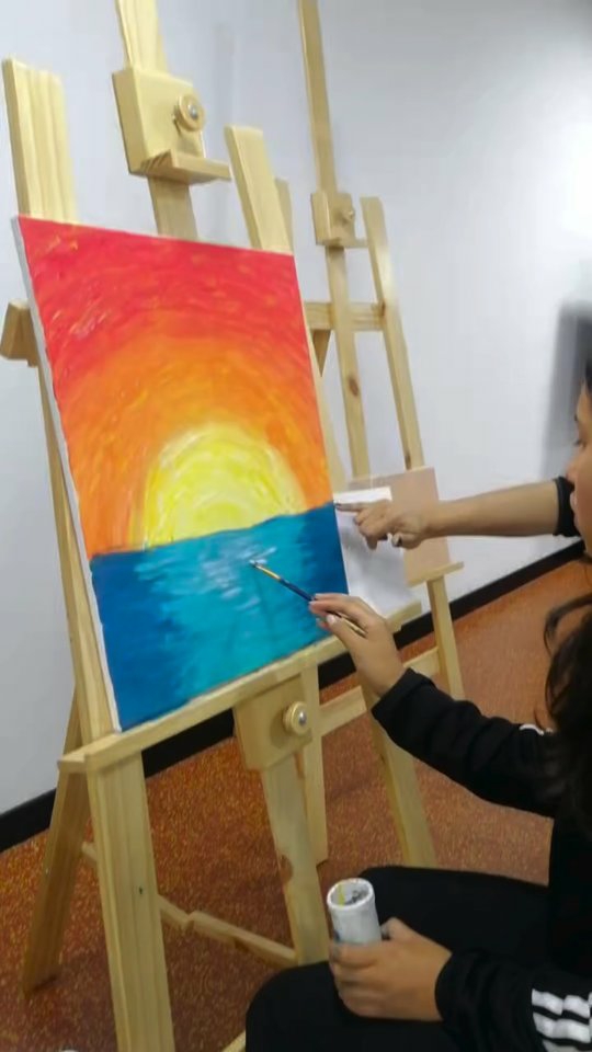 ❤️ El 2025 fue pura creación: historias pintadas, ideas en acción y el placer de crear con las manos 🎉🖼️
☺️Lo que vivimos en nuestros salones es tan grande que ¡un video es demasiado corto para contarlo!
Matrículas abiertas del 5 al 16 de enero.
Inicio de clases el 19 de enero.