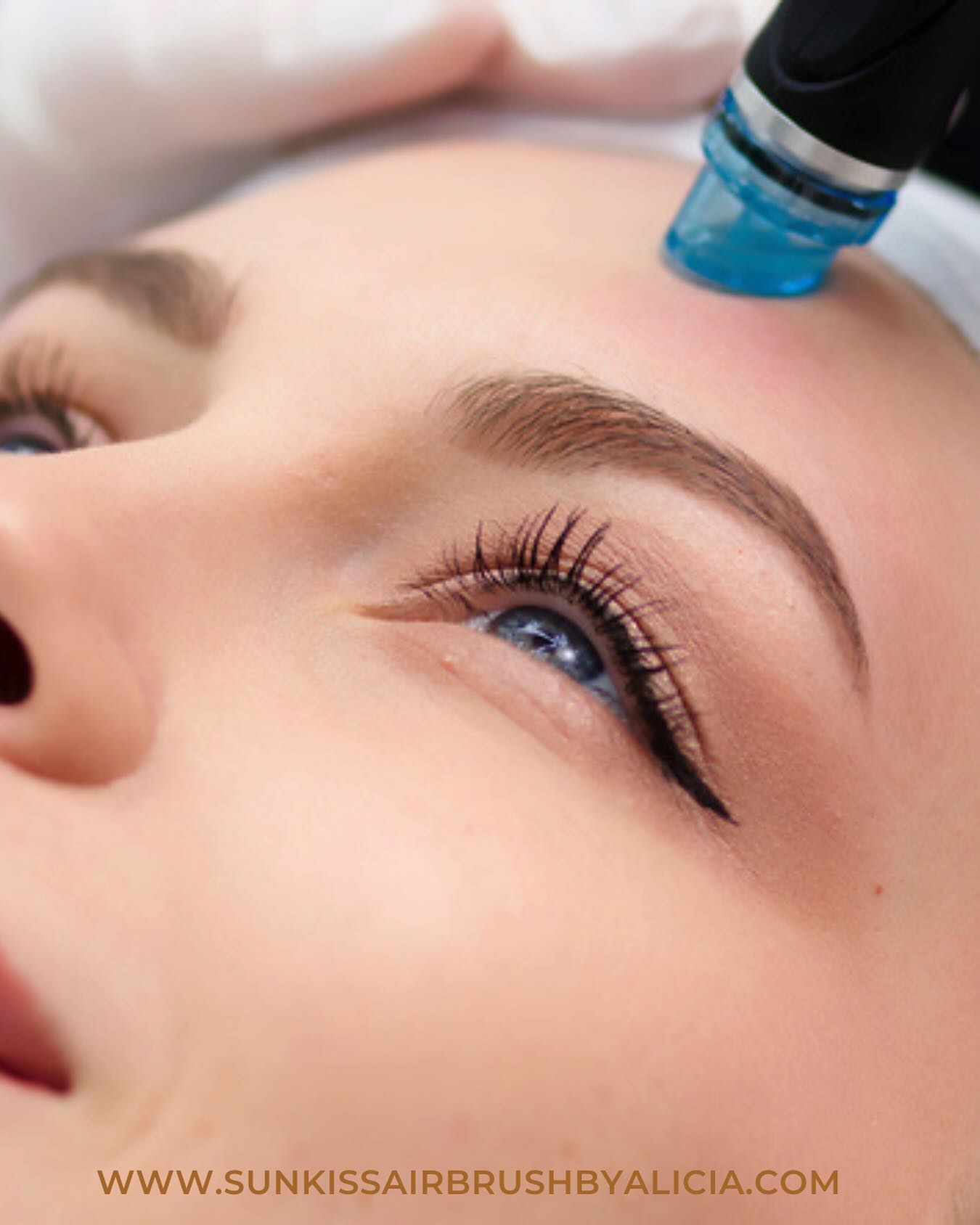 ✨ Award-Winning HydraFacial Glow ✨
Ready to transform your skin from dull to DONE? HydraFacial isn’t just popular — it’s industry-recognized excellence for results you can see and feel.
🏆 Award Highlights:
HydraFacial has been honored with major beauty accolades, including Cosmopolitan’s Readers’ Choice Best Pro Facial — three years in a row, earning a Hall of Fame spot — plus recognition from ELLE, NewBeauty, Good Housekeeping, Shape, Dermascope, and more across the skincare world. These awards reflect its trusted performance and universal demand in the beauty community.
💧 Why it’s so effective:
HydraFacial is a non-invasive, 3-step hydradermabrasion system that cleanses, exfoliates, extracts, and deeply hydrates your skin — all in one treatment. It targets dullness, congestion, fine lines, uneven texture, and dehydration — with zero downtime.
✨ The results?
• Instantly brighter, smoother, more hydrated skin
• Refined pores and texture
• Reduced visible signs of aging
• Balanced, healthy radiance
Whether you’re prepping for a big event or looking for a routine glow upgrade, HydraFacial delivers real, visible transformation — no needles, no recovery, just beautiful, healthy skin. 💦
#HydraFacialNY #HydraFacialNewYork #HydraFacialLongIsland #HydraFacialWoodbury #BestFacialNY #NonInvasiveSkincare #GlowingSkinNY #LuxuryFacialNY #SkincareExpertsNY #SunkissAirbrushByAlicia