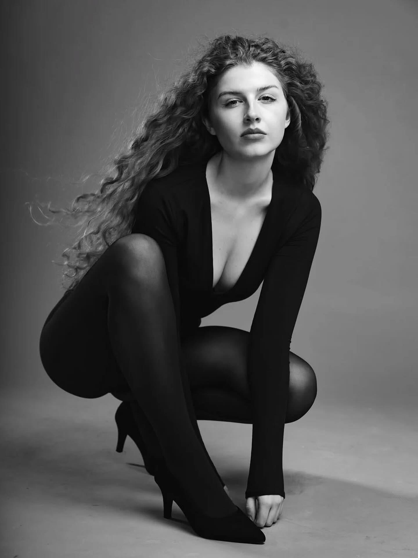 Photographer @paulstonephotos
Talent @weronika__twardowska
Agency @the.diversityagency
Studio @flash.studios.london
#hairmodel #londonphotographer