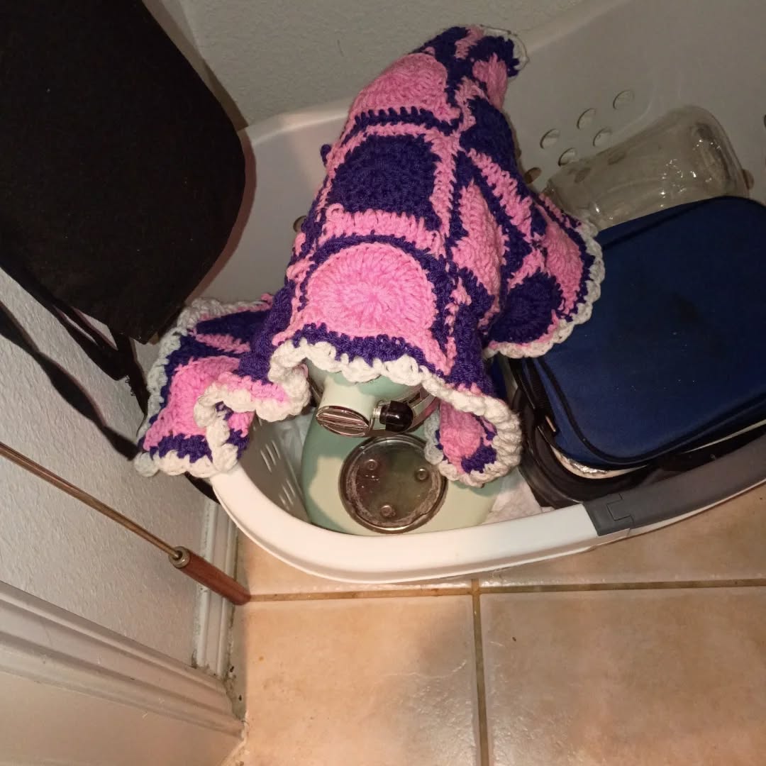 Pink 🩷🩷 & Purple 💜💜 Cat Granny Square Blender Kitchen-Aid cover For Sale $21.00 If this item is Popular enough? I'll make more. Check out my Shop! #CrochetShop