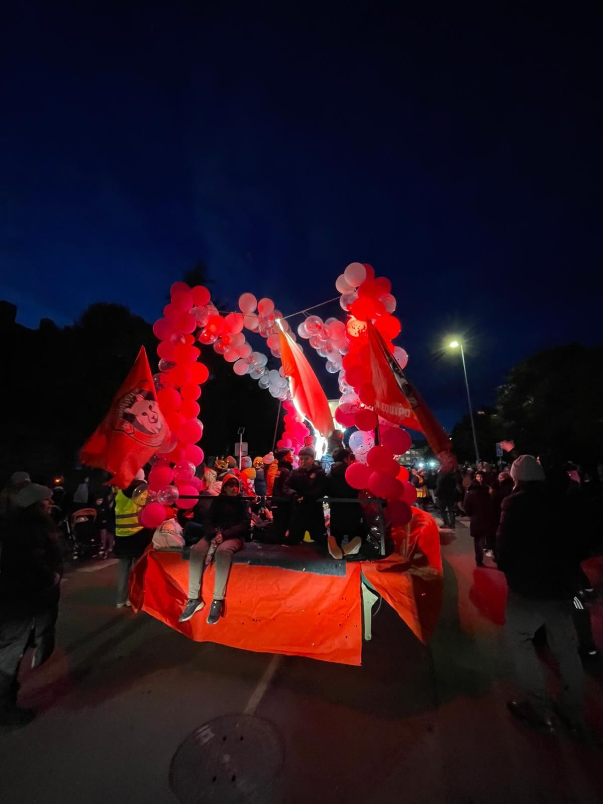 👑Y así vivimos la cabalgata de Reyes desde nuestra carroza
❤️Muchas gracias a todos por acompañarnos
#vamosunion #enequiposomosmejores