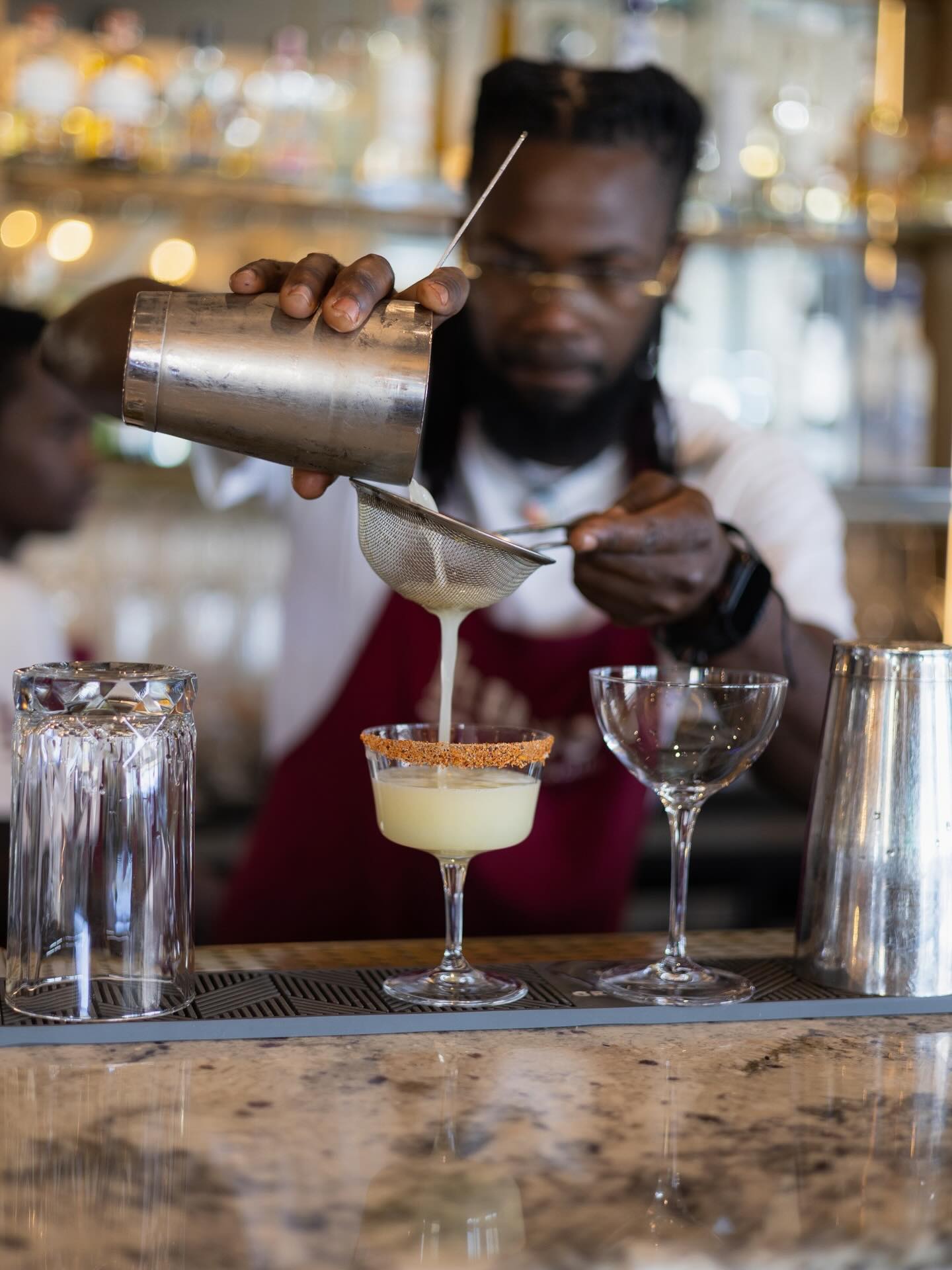 from sun-soaked afternoons to late-night pours, we’re serving around the clock.🍸 join us on the 9th floor, every day of the week.
bookings:
• 021 286 9332
• @dineplan_app
• book@hugosocialclub.com