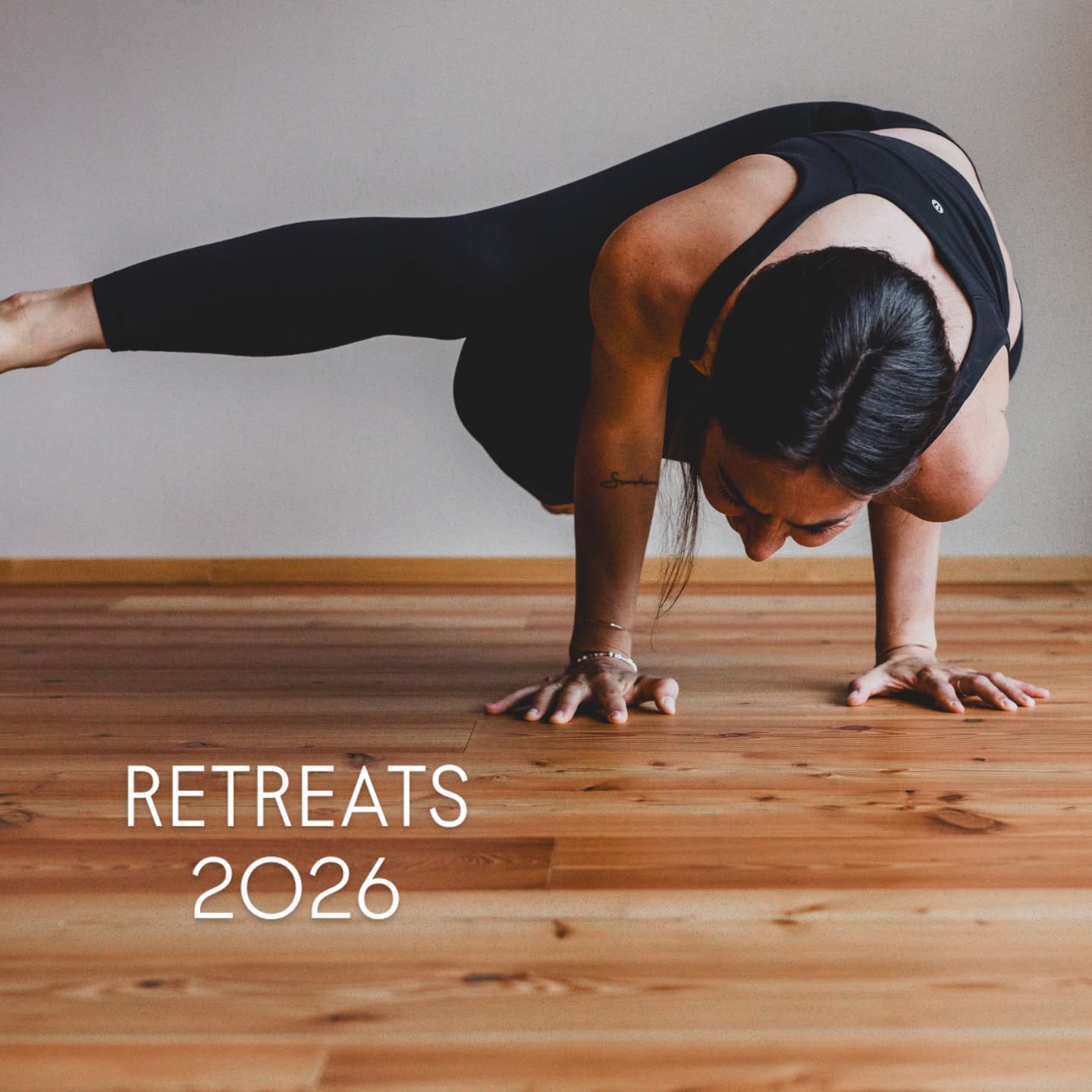 Yoga Retreat Kalender 2026 ✨️
Dieses Jahr tauchen wir in Deutschland, Österreich und Italien ab:
@saalerwirt @harlachberg.de @neue.regensburgerhuette @schnitzmuehle
Ich freu mich auf ganz viel Altbekanntes, bewährtes und eine neue, traumhafte Location!
Was alle Orte gemeinsam haben?
Natur, Ruhe, Panorama Blick
Ich freu mich auf viele bekannte Gesichter, schon jetzt zahlreiche Wiederbucher. Genauso wie auf neue Gesichter, Zuwachs!
Was alle Retreats gemeinsam haben?
Vinyasa Yoga, Journaling, Yin Yoga, Meditation
Ich freu mich auf deine Fragen, Anmeldungen und Nachrichten ♡
Mehr Infos Link in Bio oder dm 📩
Love,
Chrisi
#yogawanderretreat #yogacoaching #yogaretreat2026 #auszeit #yogawellness