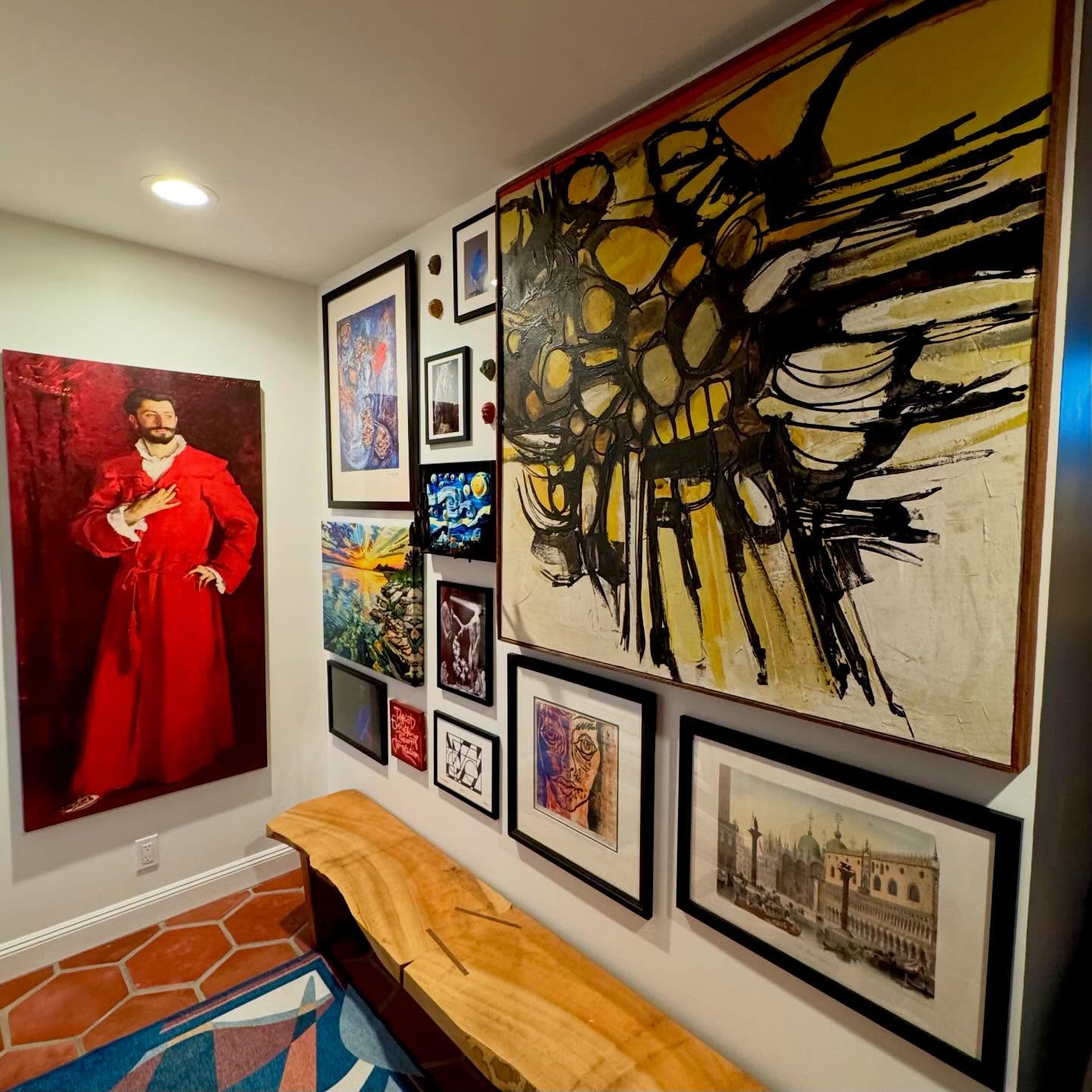 I updated our Gallery to add our new painting 🖼️ and a few more pieces !!! It looks like Dr. Pozzi approves 🎨
#art #artgallery #love #gallery #instagood