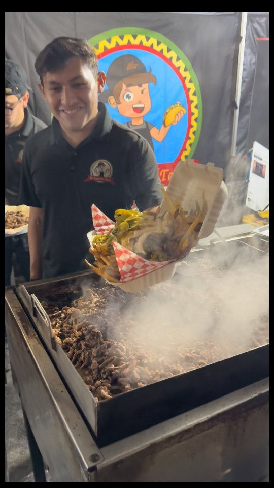 Catch us at @foodzillafest This Saturday Jan 17 and once a month after that.
We want to give a special thanks to @thehoodfoodie for making this awesome video and for all the work that he does ๐๐ฝ
@discoversanfernando
.
.
.
.
#elchaparritotacos #tacos #mexicanfood #la #thevalley