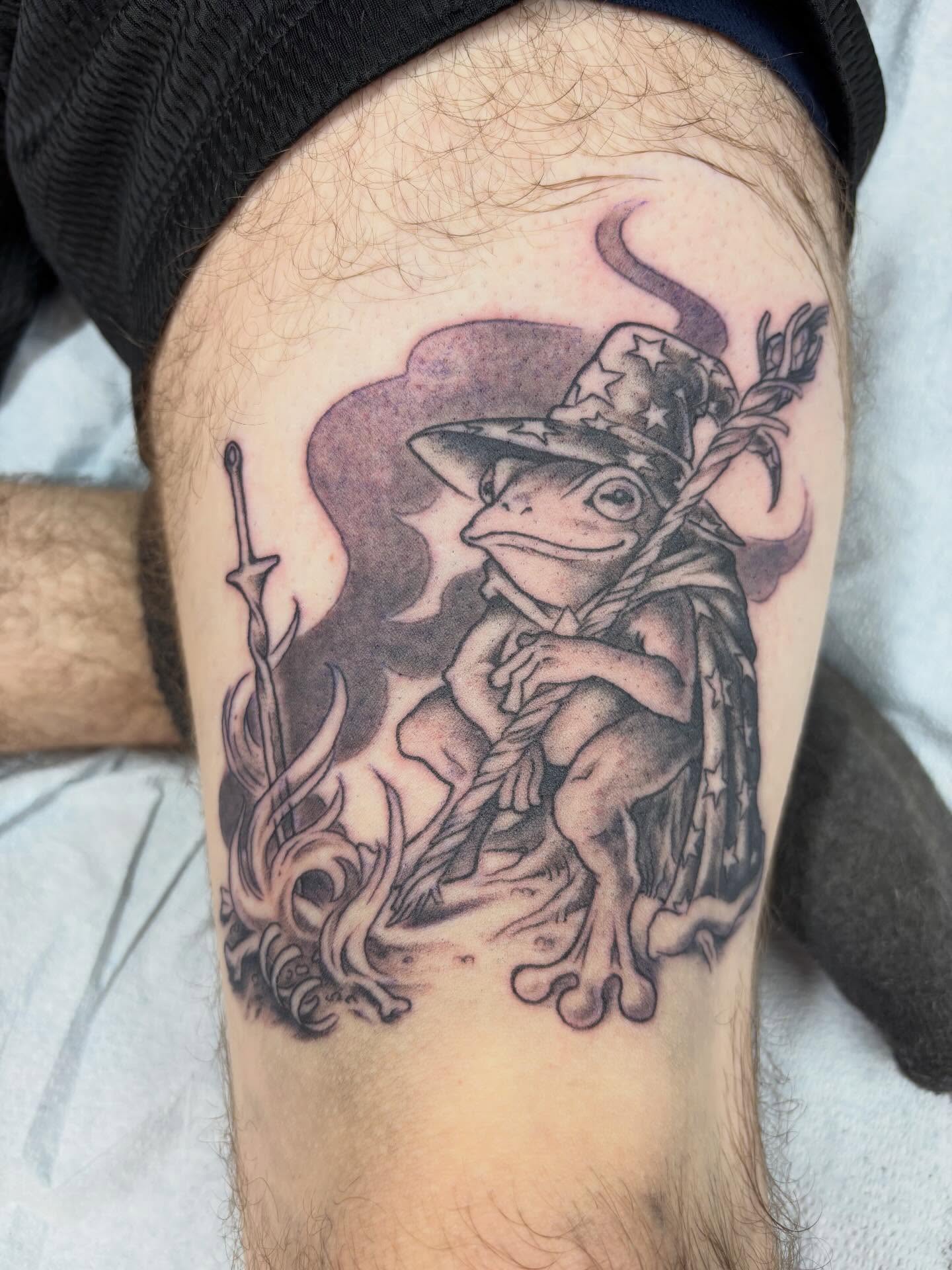 Wizard frog by a Dark Souls bonfire as a rad custom from last week! Love the fantastical, bring me all your dnd style whimsy 😋 #tattoo #frogtattoo #dnd #wizard #queertattooartist