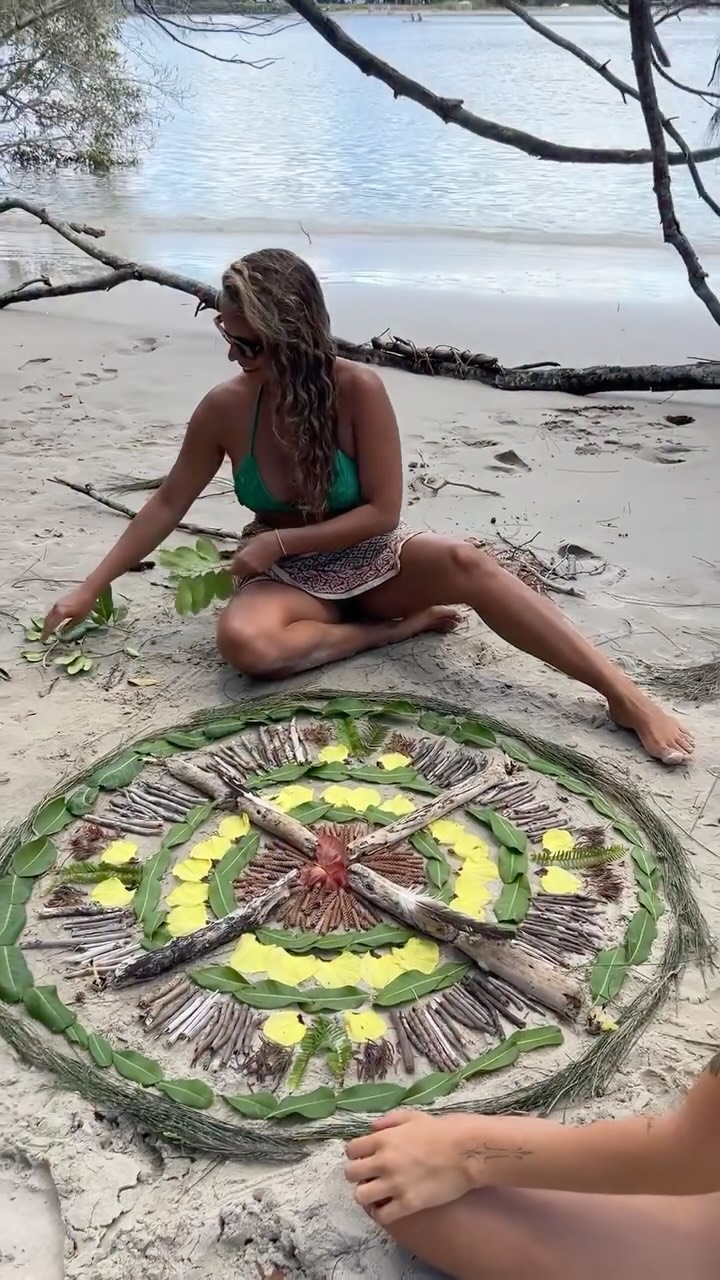 Surround your self with people that elevates your soul, appreciate the little things in life, be grateful for what you have, go into nature and let her teach you, be aware of your own consciousness, question everything, be kind with others and yourself, let the universe knows that you can, you are capable and you deserve! May 2026 will be the best year of your life. 🌟
Much love,
Kai 🌈