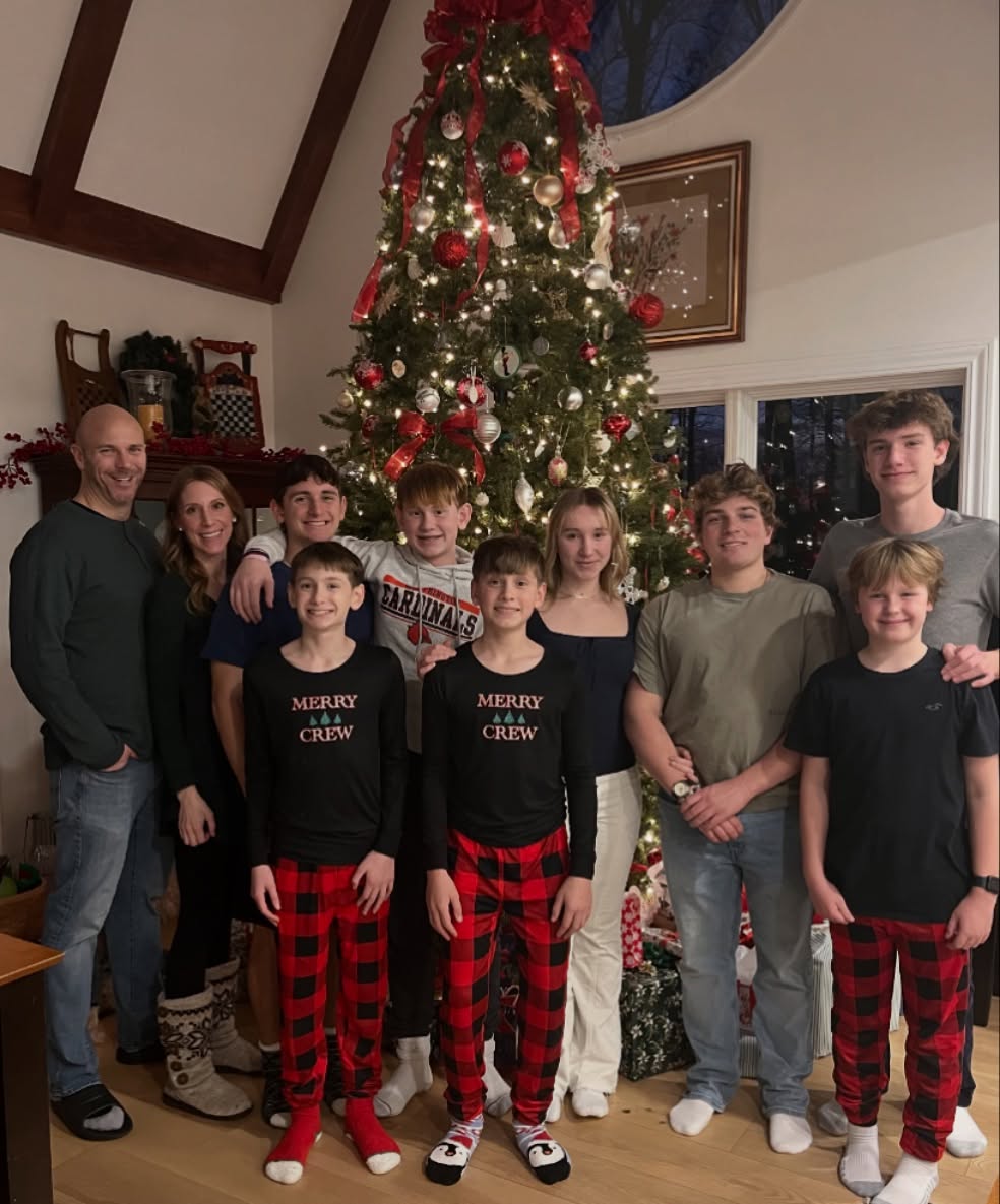 A belated Merry Christmas and Happy New Year from my family to yours! 🎄🤍
Grateful for faith, family, music, and another year of doing what I love. ❤️
#WeddingHarpist
#harpist
#LiveWeddingMusic
#OhioHarpist
#tiffanyharpist
#CentralOhioWeddings