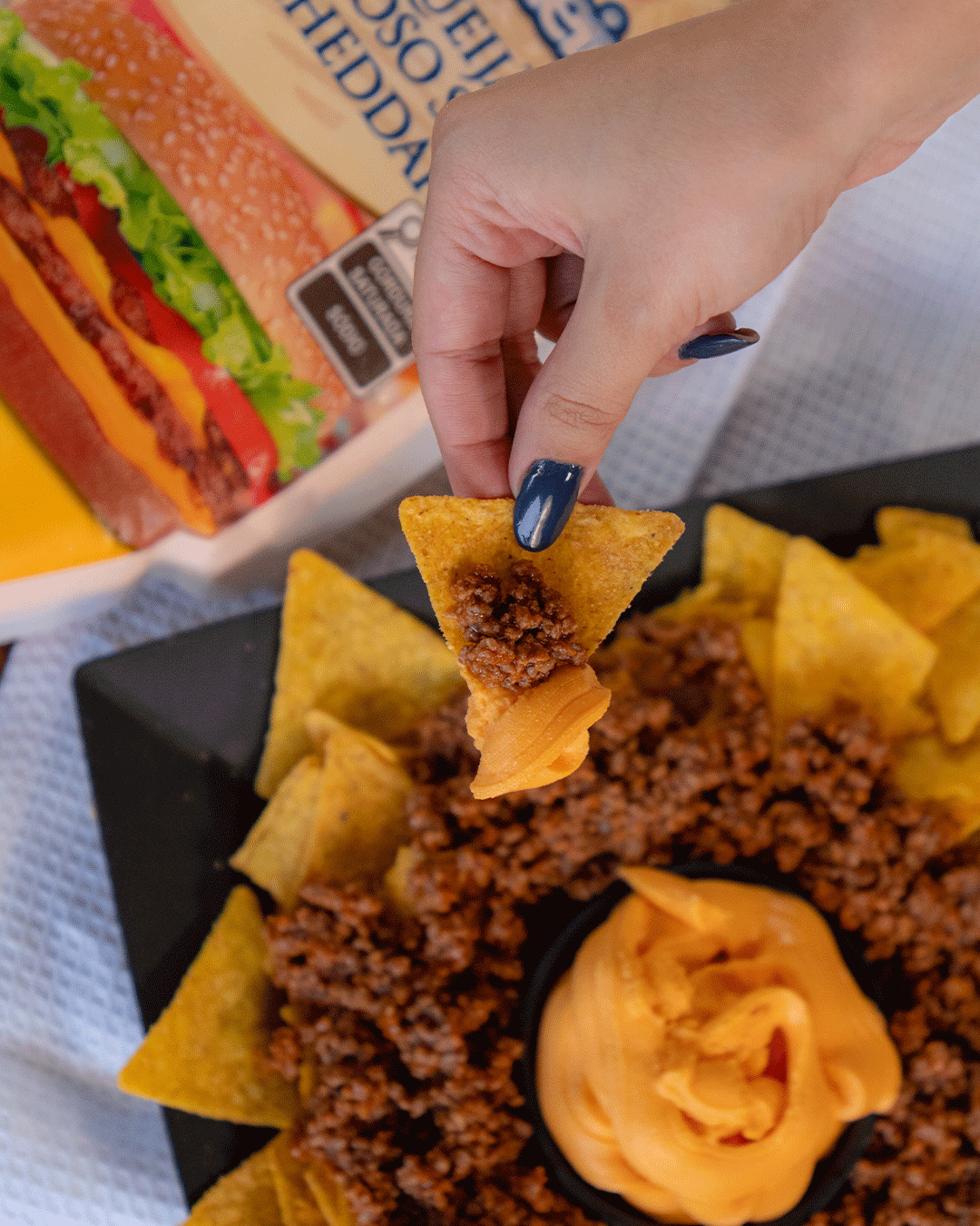 Entradinhas que não passam despercebidas.
Queijo cheddar derretido, combinações clássicas e muito conforto à mesa.
Cremosas, crocantes e cheias de sabor para dividir, ou não.