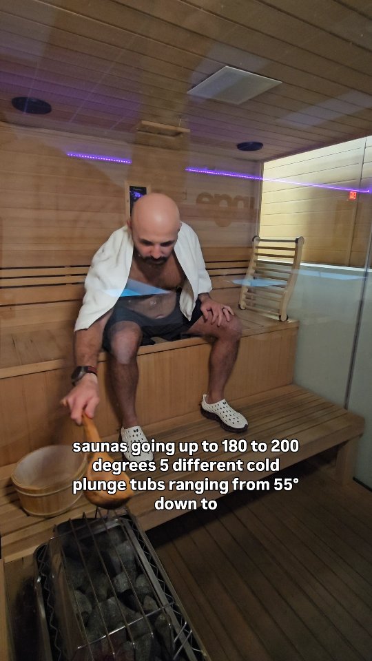 The best not so hidden wellness secret of the north shore. Join me for a session at Plunge Boston and see what it's all about! Traditional saunas, cold plunges, red light therapy rooms, Normatec compression, mobility floor and more. Grab a single pass or commit to wellness with one of the membership options for a consistent experience.
#sauna #recovery #plungeboston #BostonWellness #health
