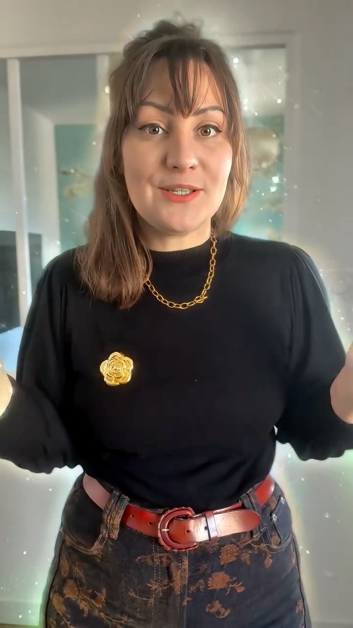 ✨ Sélection manteaux vintage & iconiques ✨
1️⃣ Shearling véritable marron ( vendu )
2️⃣ Vison noir esprit Blackglama ( vendu )
3️⃣ Manteau de la Marine aux boutons dorés ⚓️( vendu )
4️⃣ Trench Saint Laurent – l’intemporel absolu ( vendu )
5️⃣ Daim avec col renard
6️⃣ Fausse fourrure léopard 🐆
💬 Dis-moi en commentaire lequel est ton préféré !
👇 Note le numéro ⬇️
#shearlingcoat #trenchsaintlaurent #manteauvintage #luxesecondemain #dropvintage