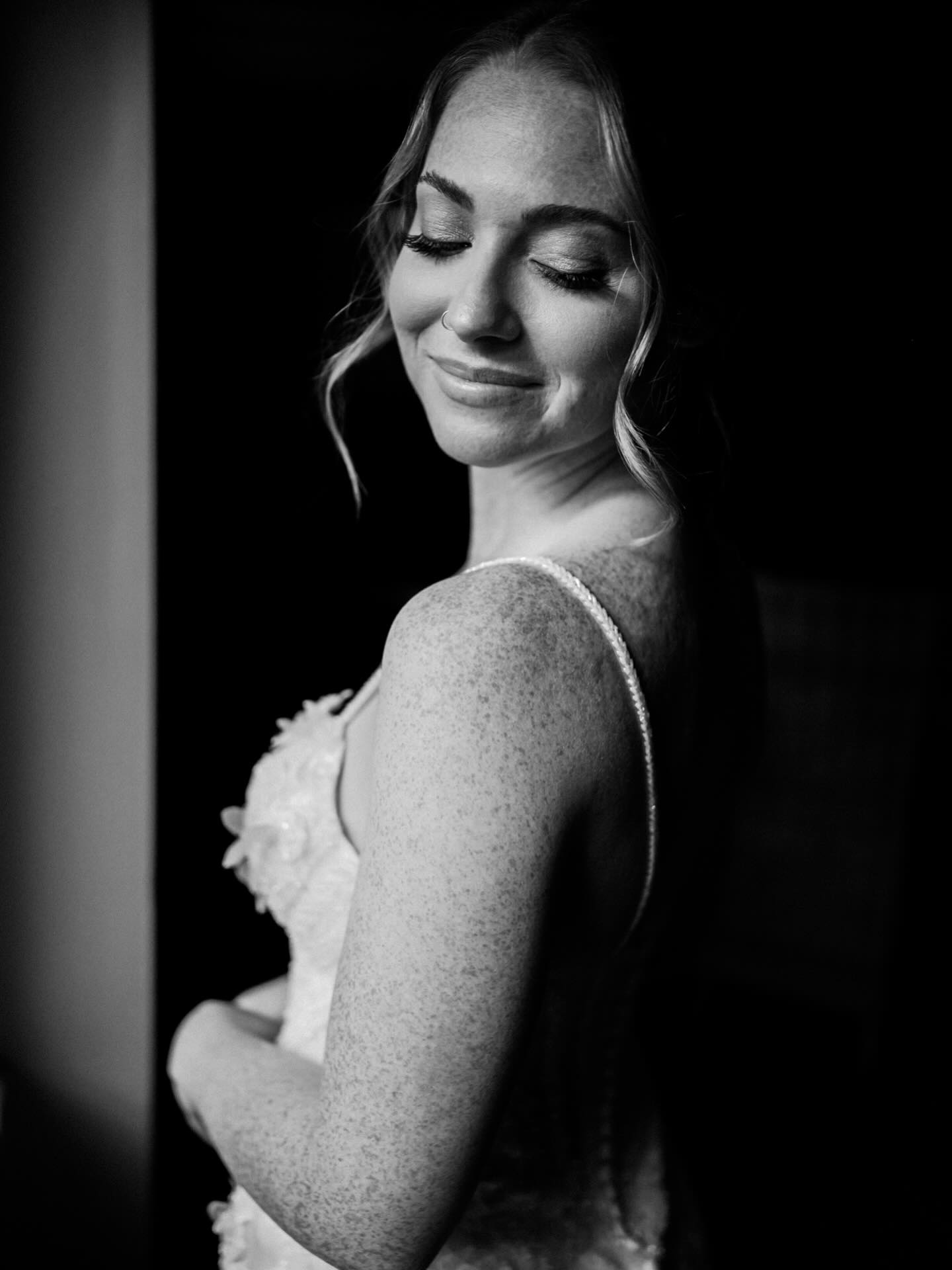 The morning of the ceremony is its own kind of magic. A quiet, electric calm where nerves and excitement live side by side. Deep breaths, final touches, and that moment when the anticipation builds knowing you’re about to see your person for the first time. These are the moments that set the tone for the entire day.
Venue: @villasanjuliette
Photo: @burlapandoakphoto
Coordinator: @riverseventplanning
Hair: @hairbypaigenoelle
MU: @meggsahriot
DJ: @realcrushevents / @jacob.cooper_1
Linens: @sparklingstarsevents
Flowers: @flowermoxie
Catering: @oldslobbq
Cake: @christinescakecreations
Security: @benitezsecurity
#weddingsanluisobispo #villasanjuliette #gettingreadymoments #centralcoastwedding #weddingphotographerslo
Villa San Juliette Wedding