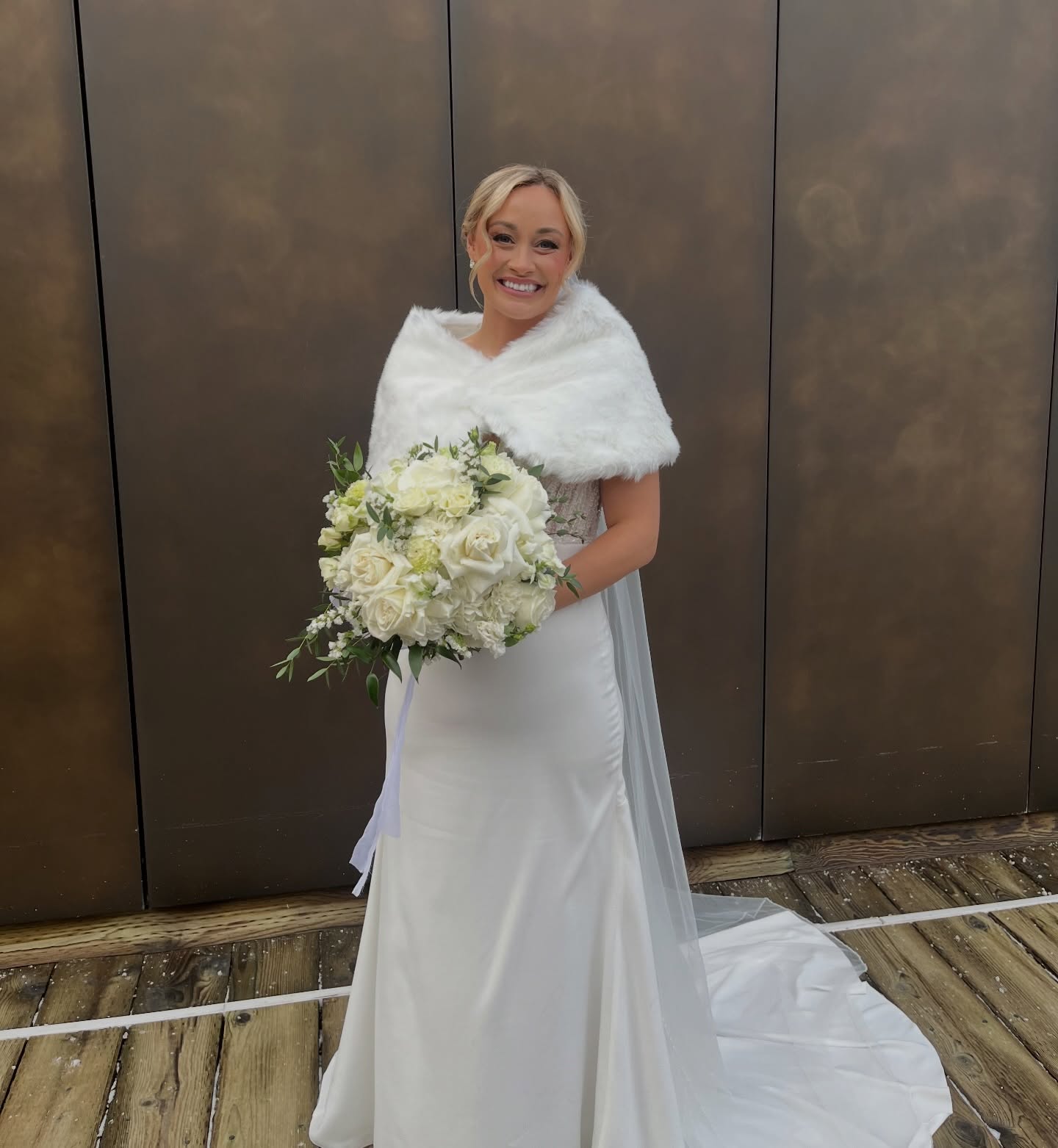 Ya’ll I LOVE a NYE wedding!! I can’t think of a better way to start the year than celebrating love surrounded by your favourite people ✨
Forever grateful to every client who trusts me with such a special day 🤍
Cheers to the sweetest soul and her new hubby!🥂
Beautiful bride: @nachelrielsen
Makeup: @jgerritsmakeup
Hair: @laurenarbucklehairandmakeup @wed.lox
Tan: @bare.sunless
Florals: @twigandtwinefloristry
Dress: @chesterandfelicity