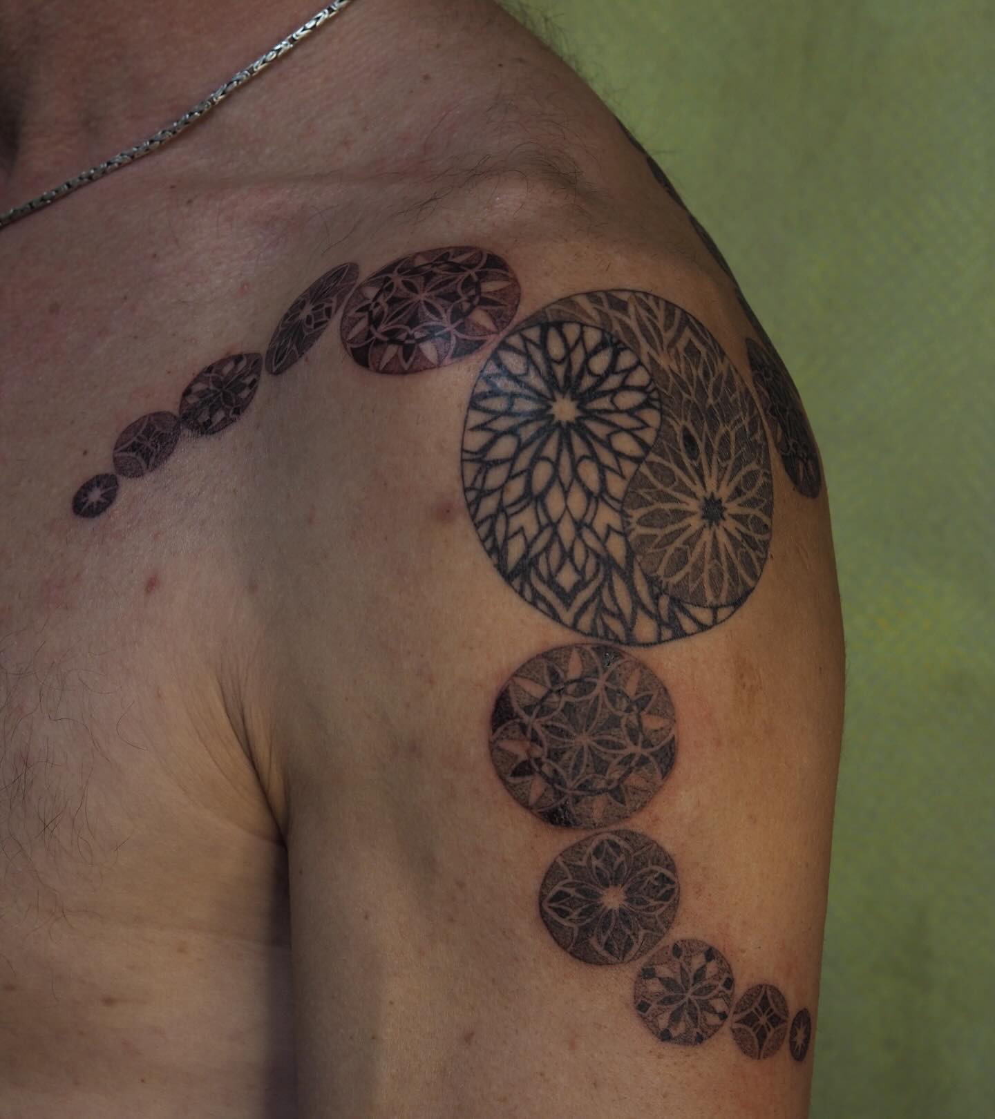 @svoboda.tattooing
#tetovaniplzen #taterkaplzen #tetovacistudioplzen #tetovani #mandalatetovani