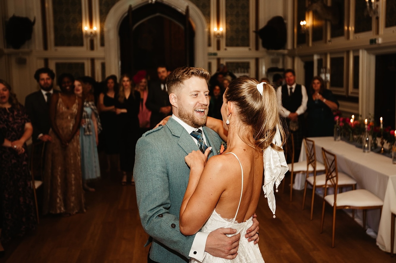Absolutely stunning shots from Kara & Nate’s wedding at @drumtochtycastle ✨ The first dance was pure magic, beautifully captured by @emmalawsonphoto with @littleredweddingband bringing the perfect soundtrack 🎶💫