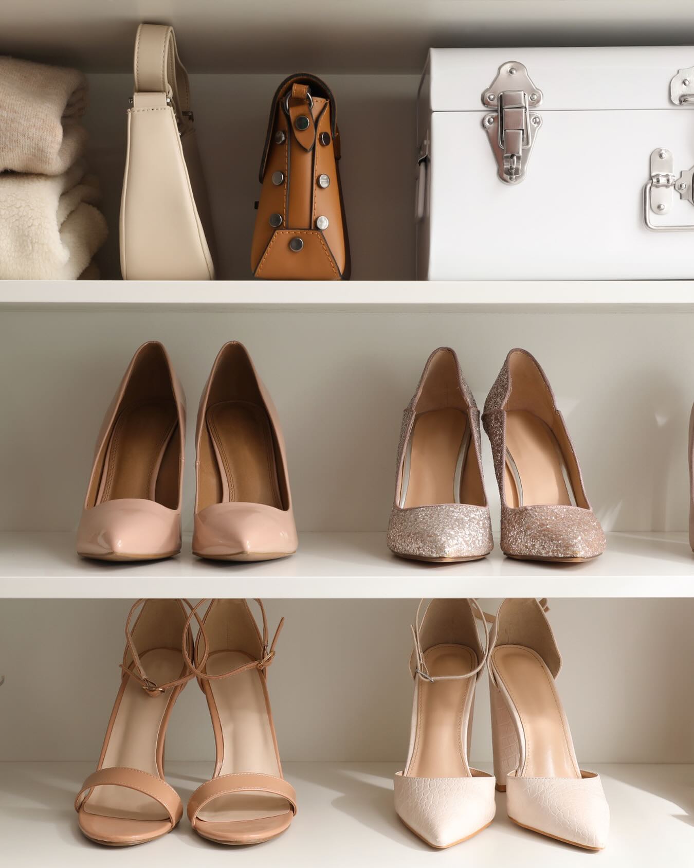 Ich wünsche dir für 2026, dass du Zuhause dein Boutique-Gefühl leben kannst. Du hast es verdient. ✨🤍
.
.
.
.
.
.
home organizing
decluttering
familienalltag
ordnungssysteme
ordnung schaffen
schweiz
aufräumhilfe
#thun #bern #aufräumen #organisieren #loslassen minimalismus struktur kleiderschrank thehomeedit mariekondo ordnungstipps