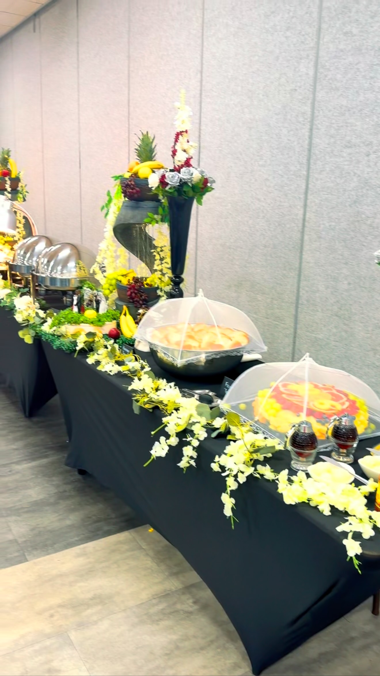 Happy New Year!
Mr. Brunch Chicago’s Catering closing out 2025 with an amazing New Year’s Eve wedding reception for Okila Ramsey one of our very own!
Look out 2026💪🏾
#Mrbrunchchicago
#mrbrunchchicagocatering
#catering
#corporateevents
#weddings
weddingseason
weddingstyle
weddingphotography
wedding
WeddingVenue
