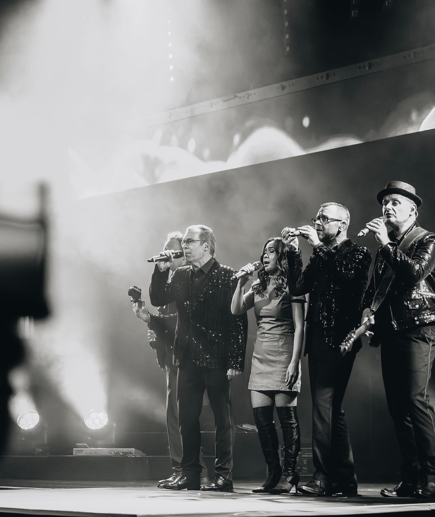 🤍 Wenn Stimmen zu Gefühlen werden. Unser A-cappella-Song „Ohne Dich“ 🎶
➡️ @dinnershowleipzig 🌟
#Dinnershowleipzig #Nightfever #Liveband #leipzig