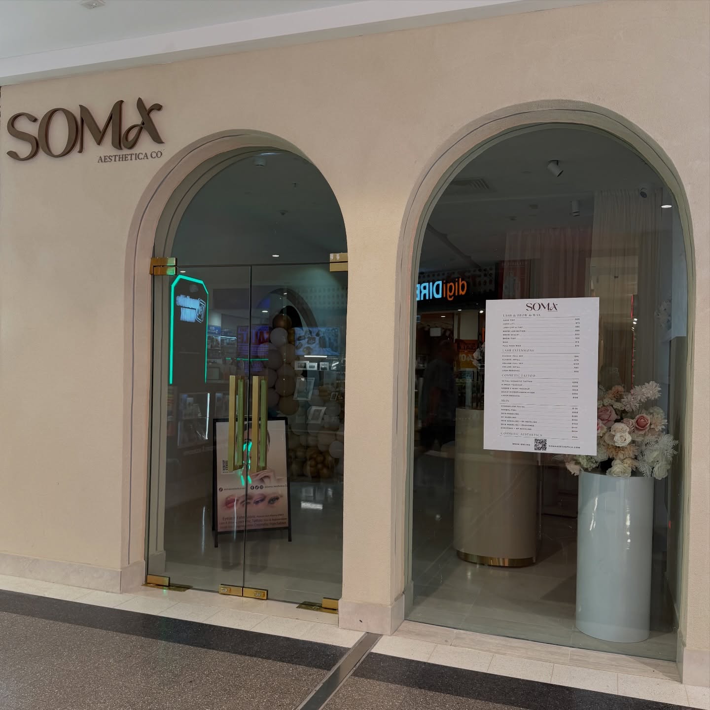 SHOPFRONT DONE RIGHT! Check out this curved shop front we installed @somaaesthetica.co in Miranda!