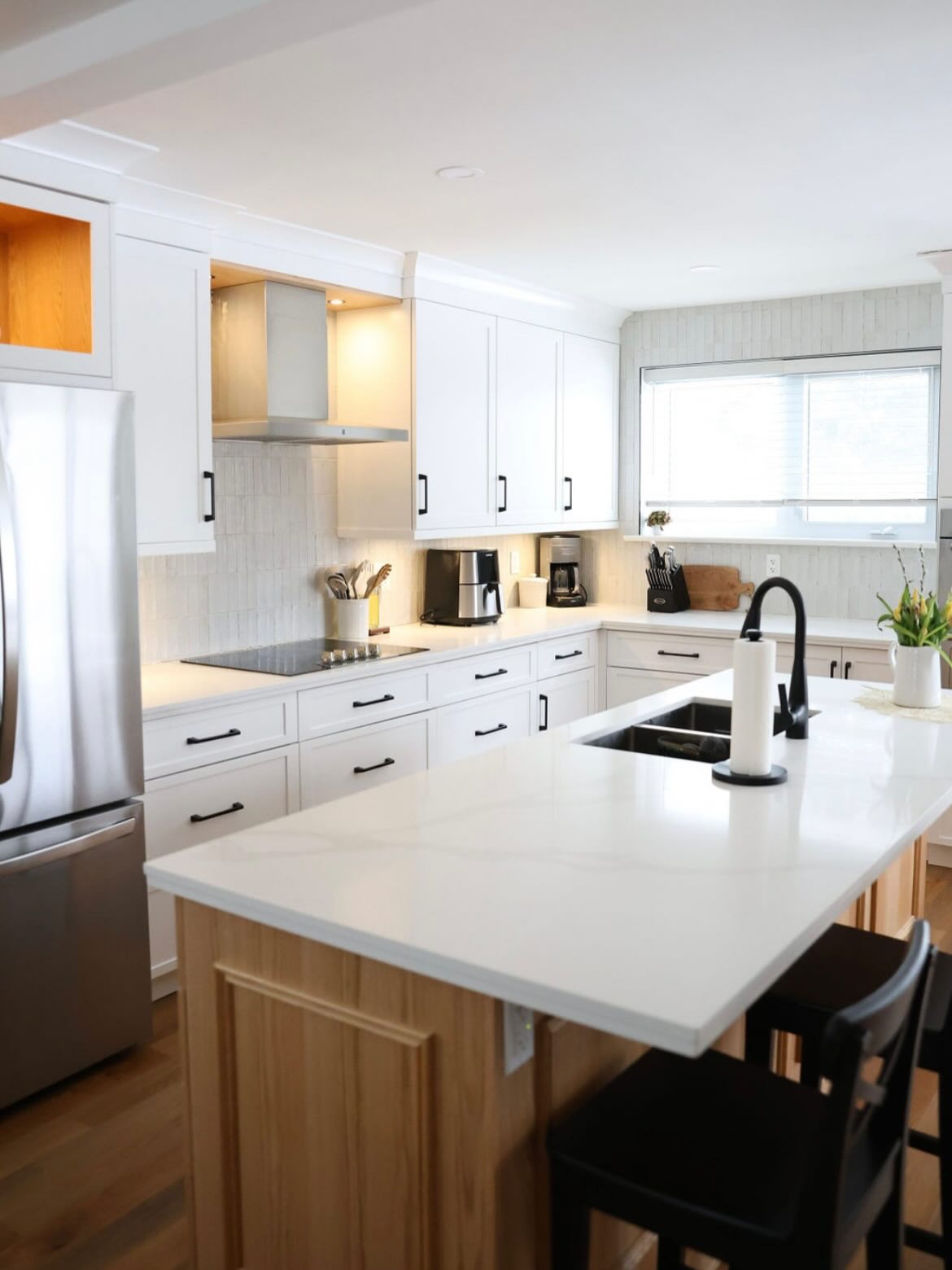 Sometimes you just need more space in the kitchen!
Full renovation completed in Scarborough for a great client. All new plumbing/electrical. Load bearing walls removed. New flooring, you name it!
.
.
.
.
.
Photography: @a.norrisphoto
Cabinets supplied by : @kitchencourt
Electrical : @bmkelectric
.
.
.
#kitchensofinstagram #customkitchen #kitchdesign #quartzcountertops whitekitche