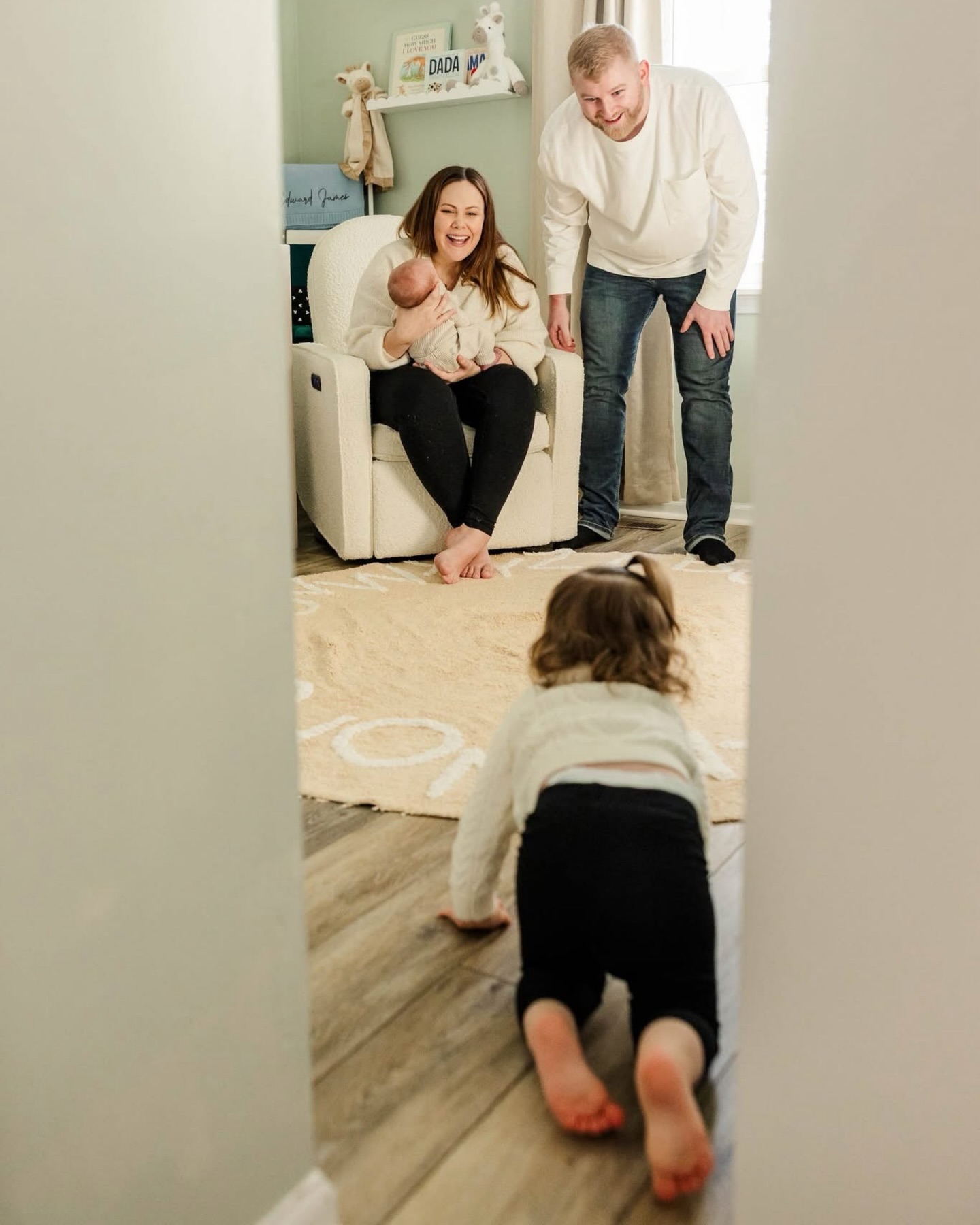 This afternoon I was invited into the Webster family home to meet handsome little Jamie 🤍
So chill, so observant, and the perfect contrast to his big sister—lovingly nicknamed the Tasmanian Devil (or a tiny tornado 🌪️).
Little Lucy never stops moving, but she’s just as sweet as can be, filling every corner of the house with energy, giggles, and big-sister love. These are the moments I adore—real life, real personalities, and all the beautiful chaos in between.
Congrats Webster Family of 4!!!