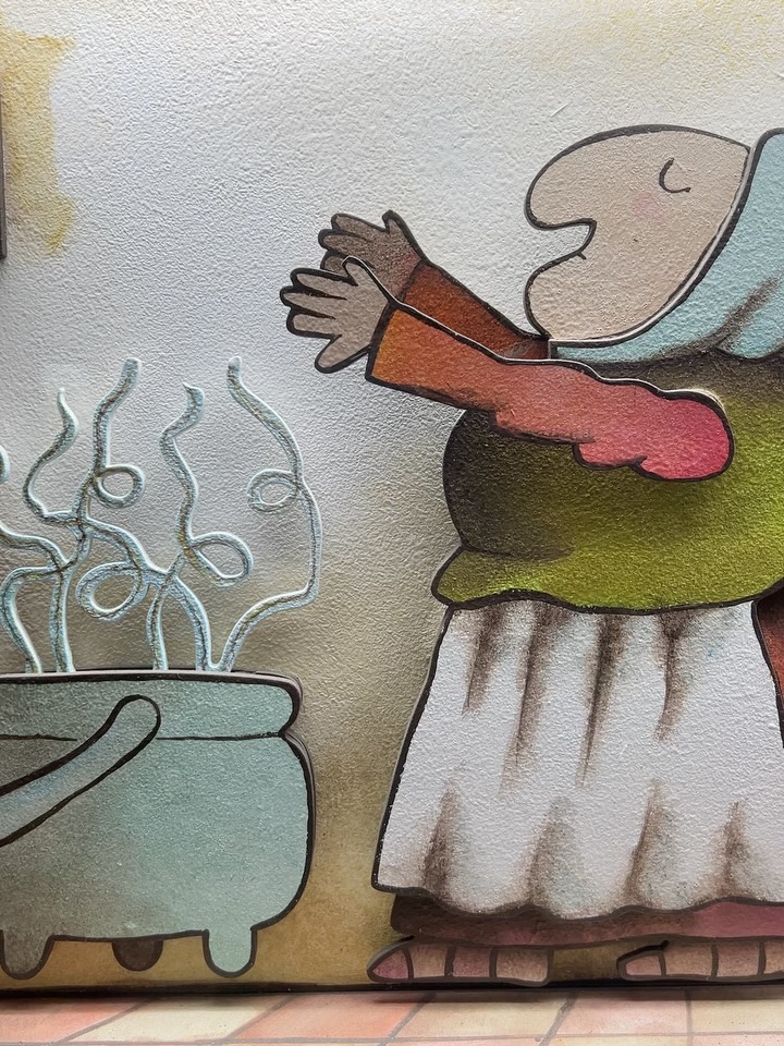 Strega Nona wasn’t the only Italian witch whose story Tomie dePaola told! ✨
The Legend of Old Befana: An Italian Christmas Story is based on a tradition of a witch who flies on her broomstick to deliver gifts to children just before Epiphany (January 6).
In Tomie’s retelling Befana leaves sleeping children baked goods and sweeps their room.
Comment 🍞 if you’d prefer a visit from Befana or 🍝 if you’d like to wake up to a town full of pasta.
📙: Strega Nona written and illustrated by Tomie dePaola (@simonkids)
#befana